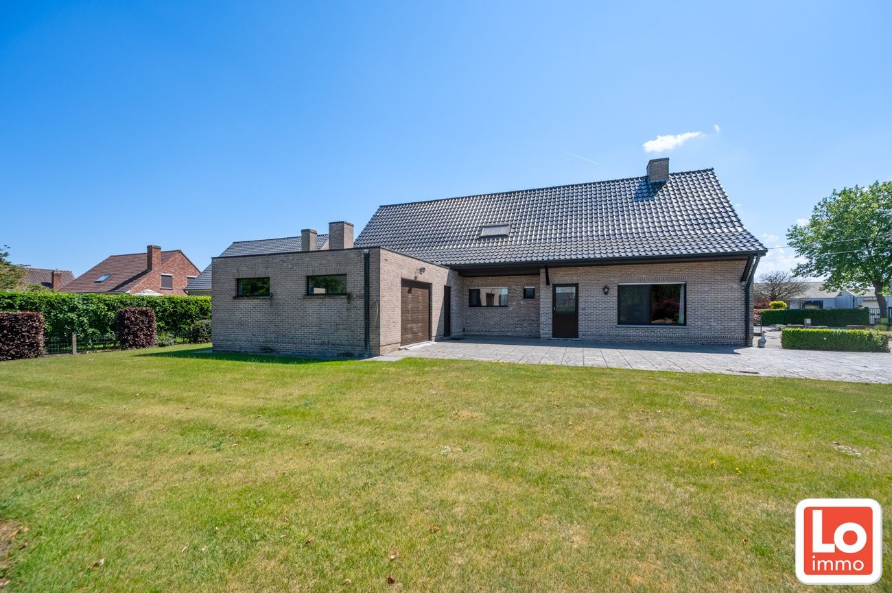 Mooie grote villa met 3 à 4 slaapkamers op een totaal van 1120m² foto 3