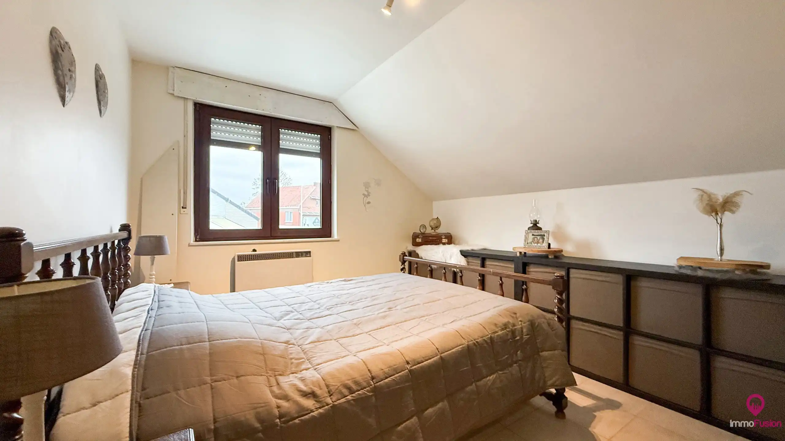 Instapklare woning met 4 slpks, inpandige garage + kelder!  foto 34