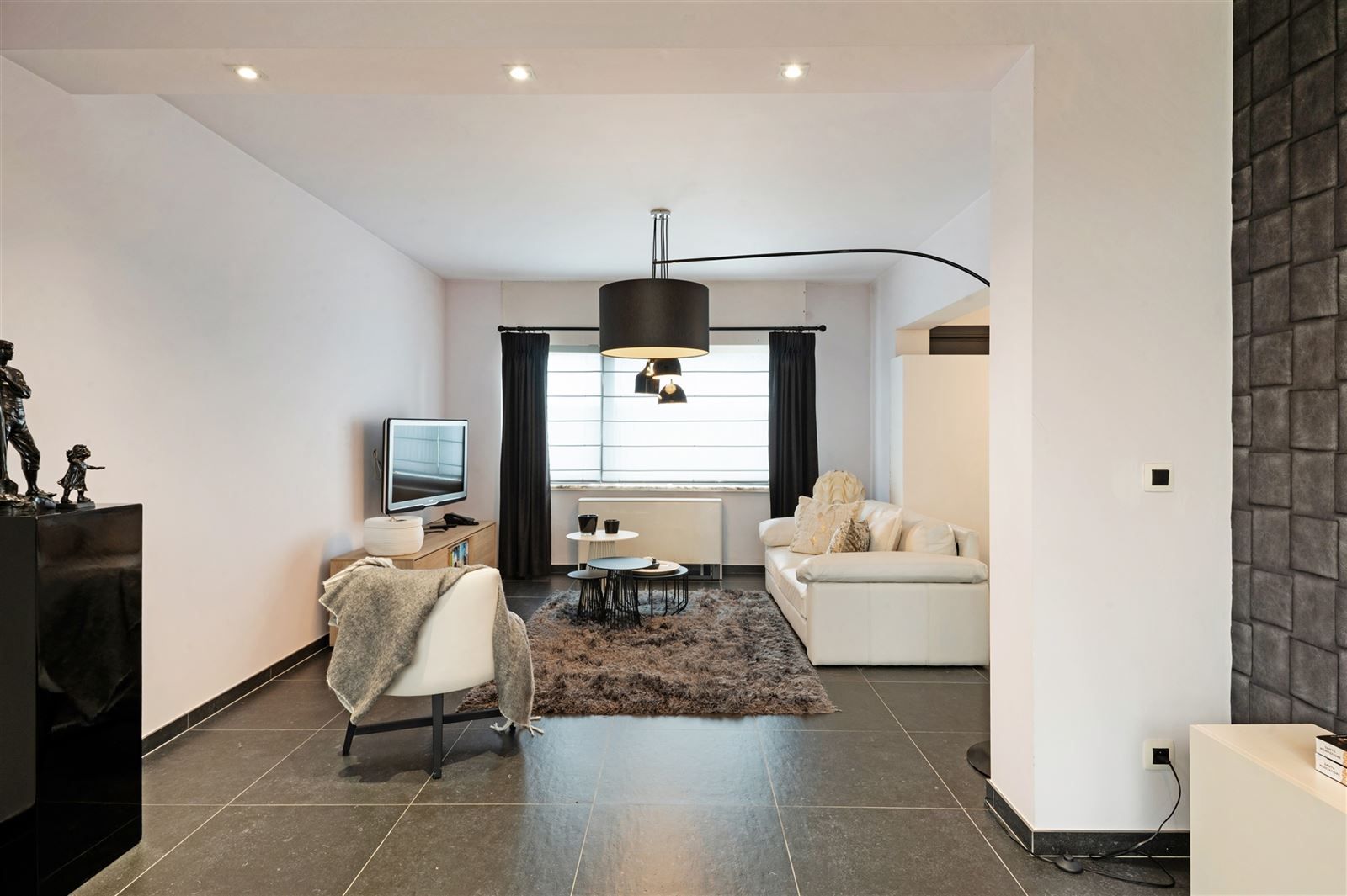 Rustig gelegen deels gerenoveerde woning foto 6