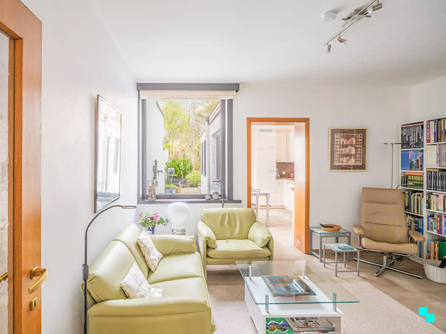 Charmante rijwoning met gezellige tuin te Gentbrugge foto 4