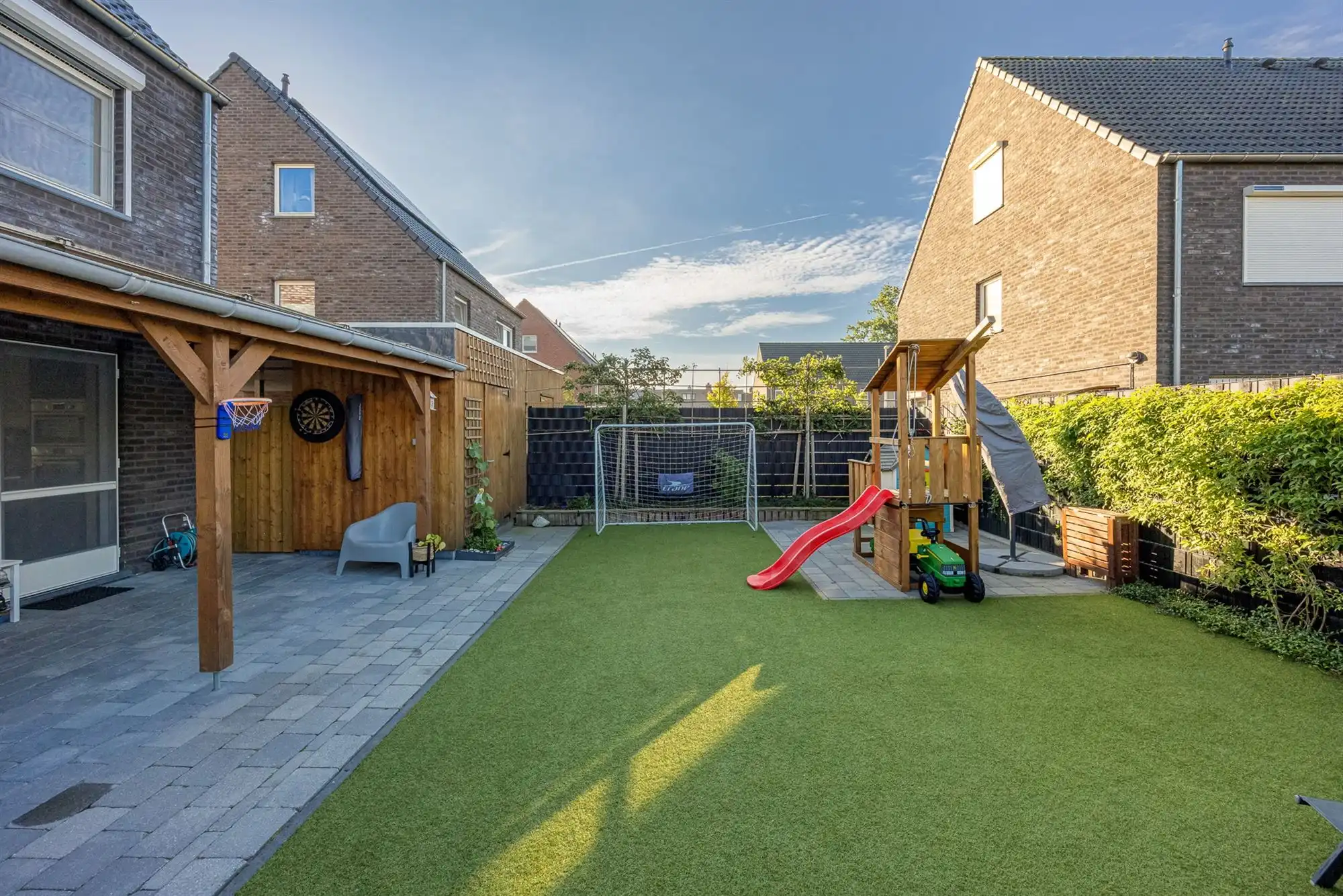 Energiezuinige gezinswoning met 4 slaapkamers en tuin foto 4