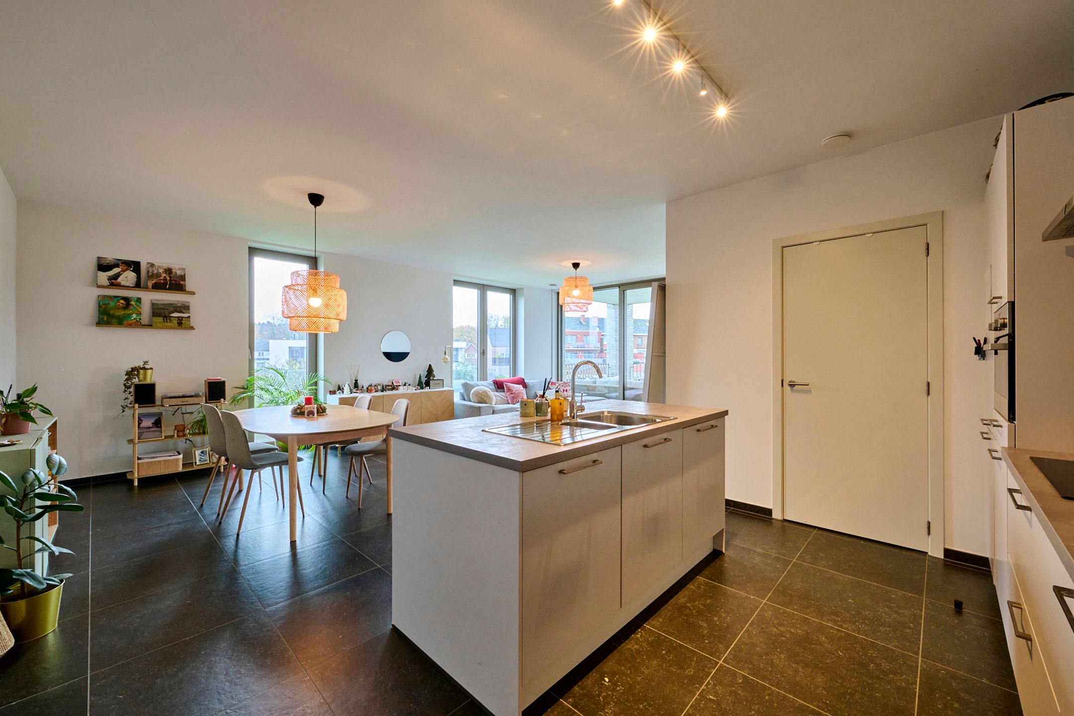 Energiezuinig 2 slpk appartement - terras - parking foto 4