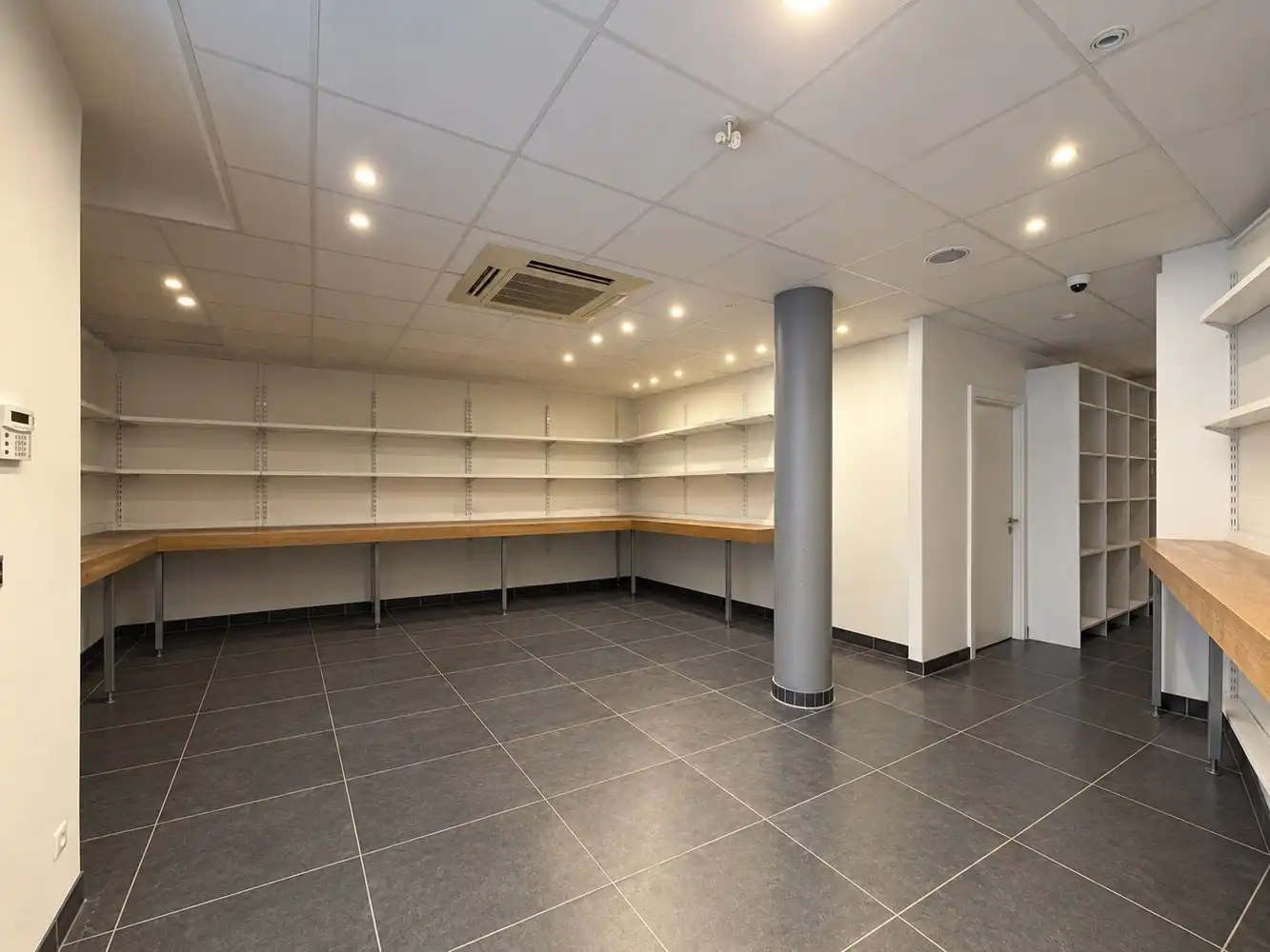 Handelspand met opp. van 102 m² op toplocatie! foto 3