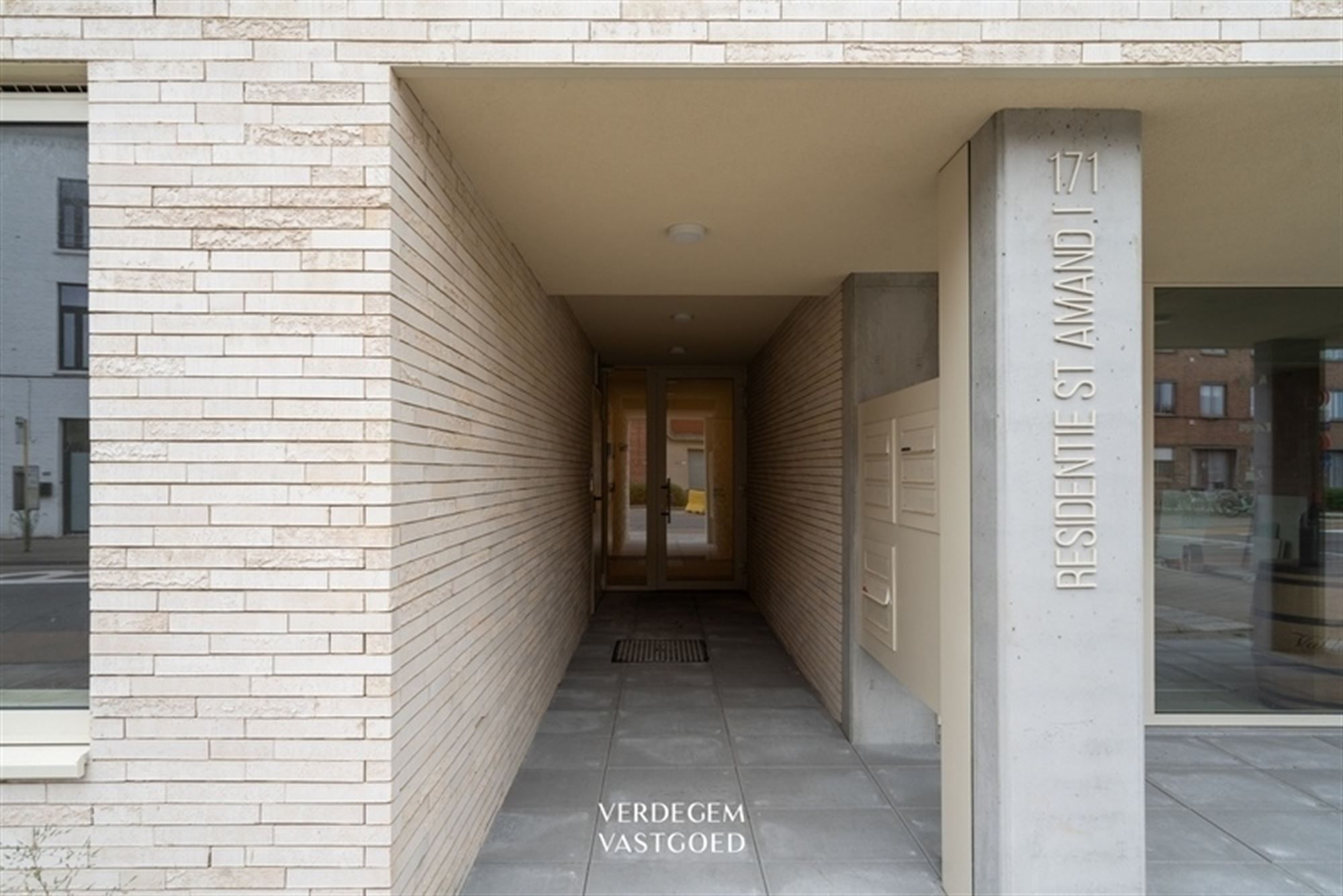 Prachtig duplexappartement met 3 slaapkamers en overdekt terras foto {{pictureIndex}}