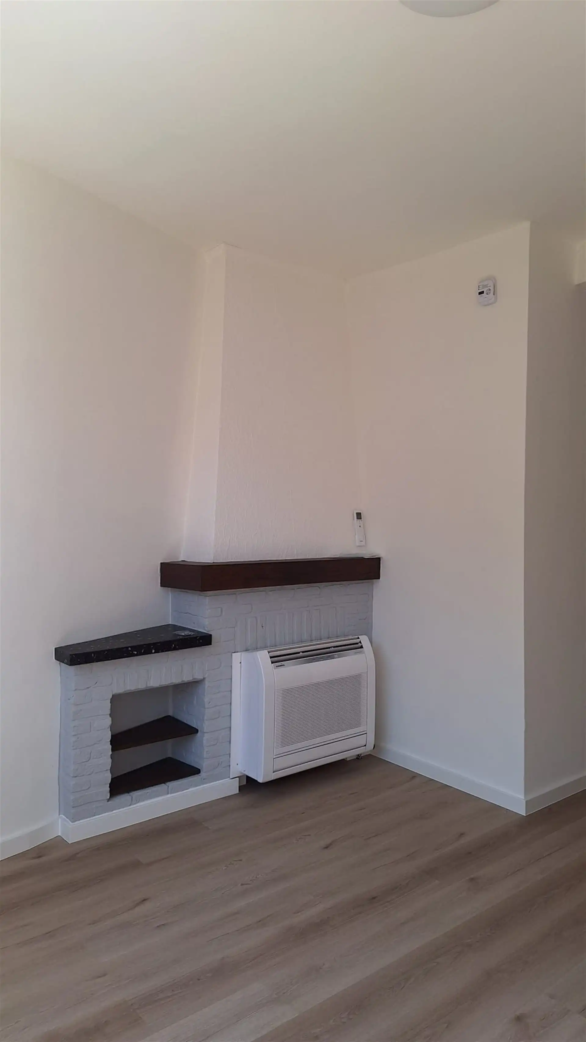 Eén-slaapkamerappartement in centrum van Wetteren foto 5