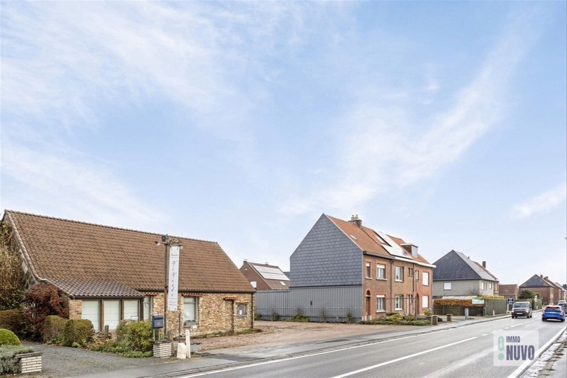 Polyvalent handelspand met woning op topligging  foto 1