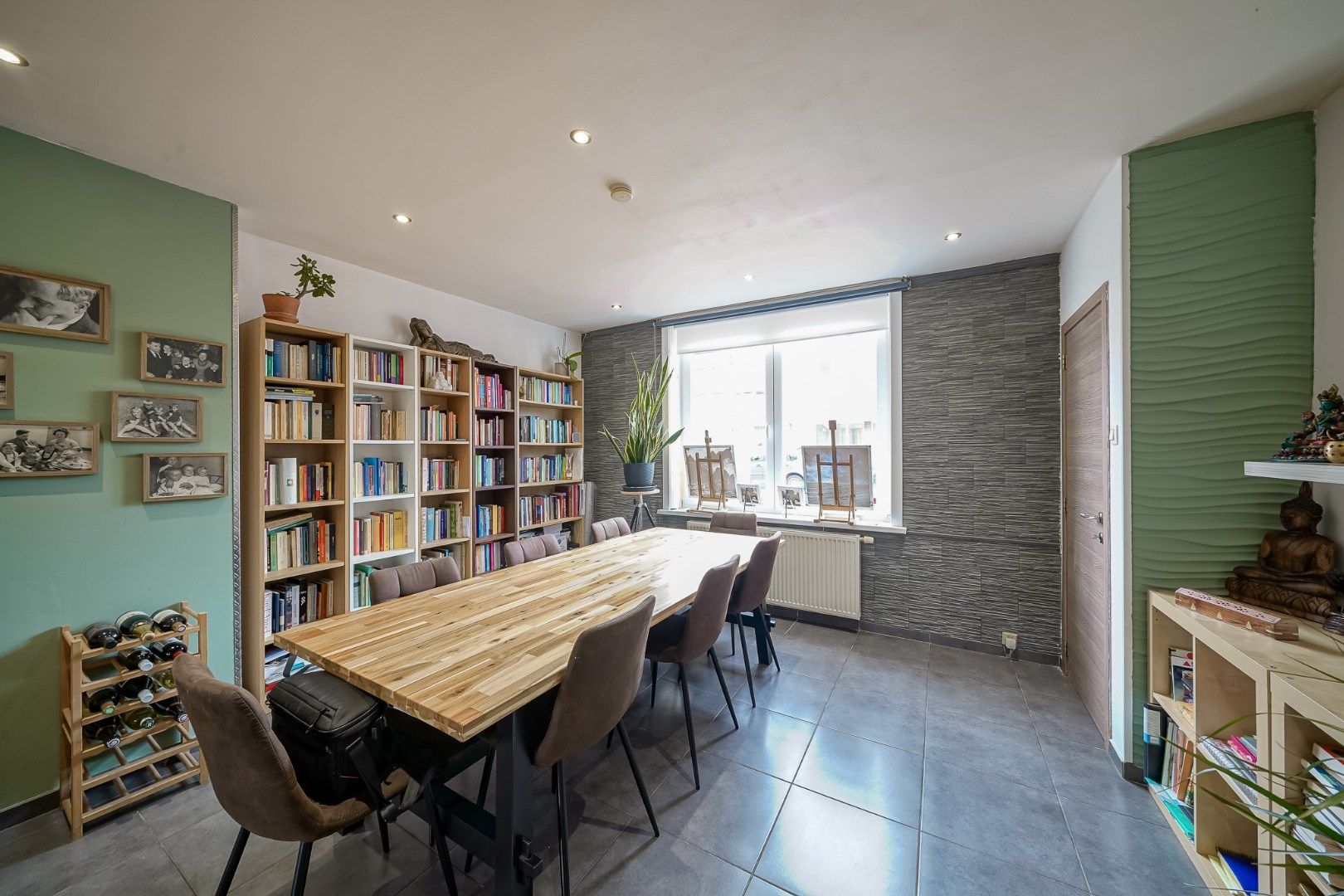 Instapklare woning met uitweg achteraan in Oostende foto 3