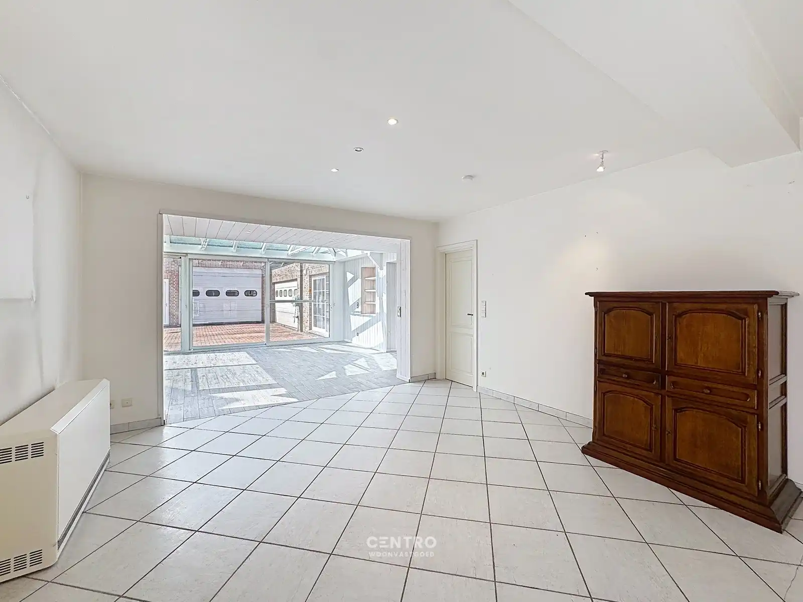 Ruime woning met opslagruimte in aangename omgeving! foto 15