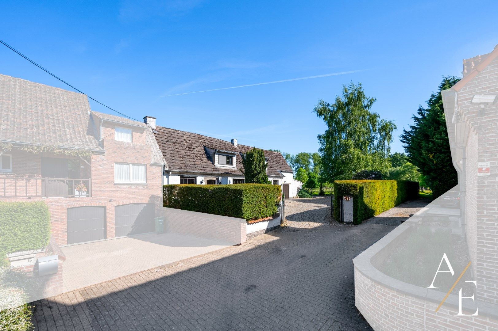 Authentieke half-open fermette “Windekind” in hartje Aaigem foto 2