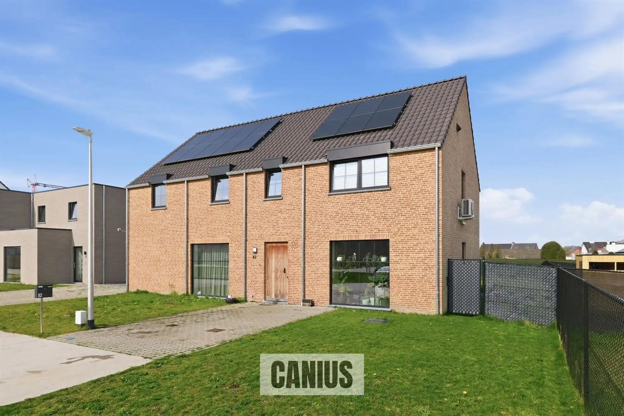 INSTAPKLARE WONING MET 3 SLKS & TUIN foto {{pictureIndex}}