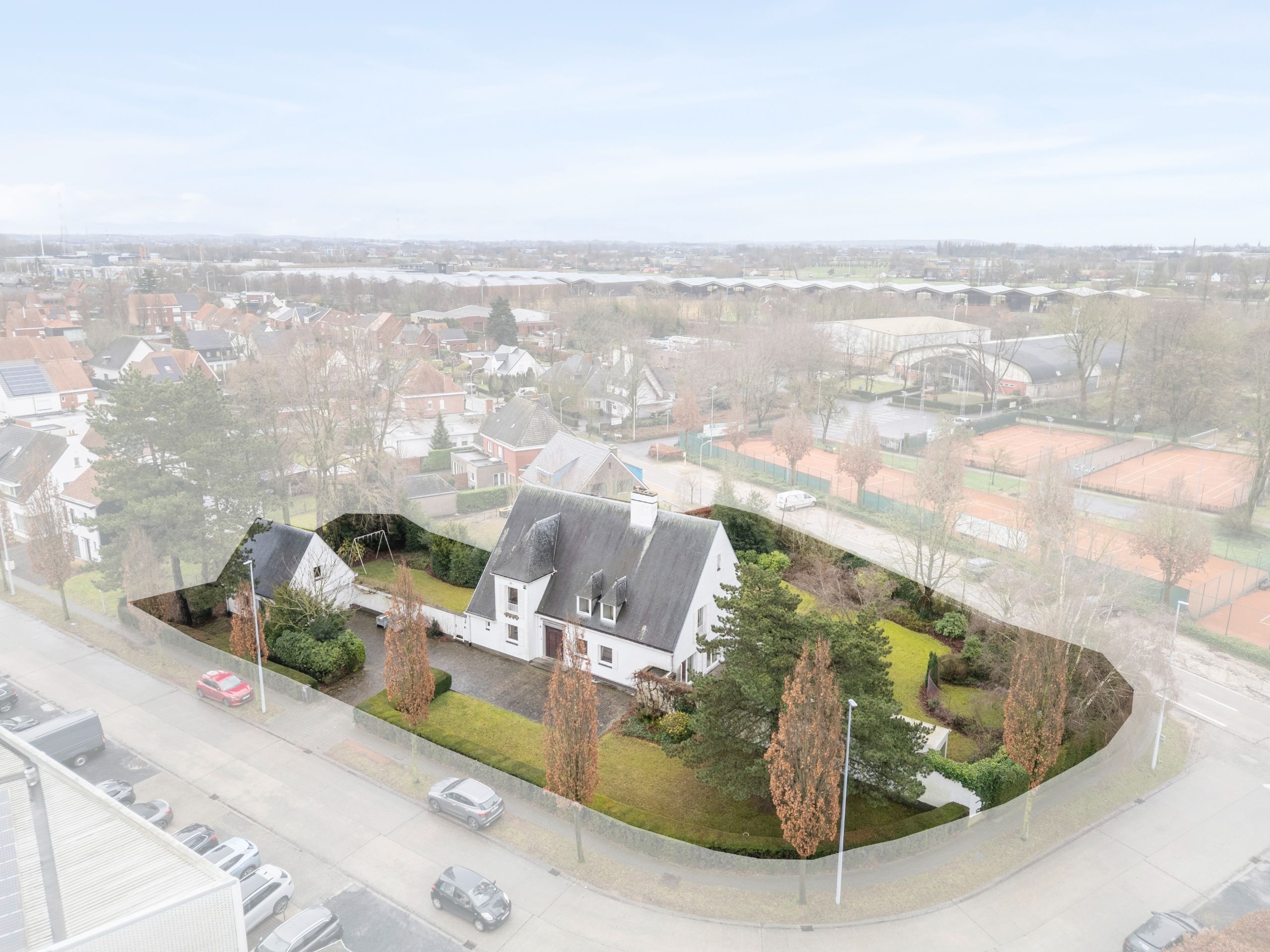 Charmante en ruime te renoveren villa op een perceel van 2.092m2 foto 30