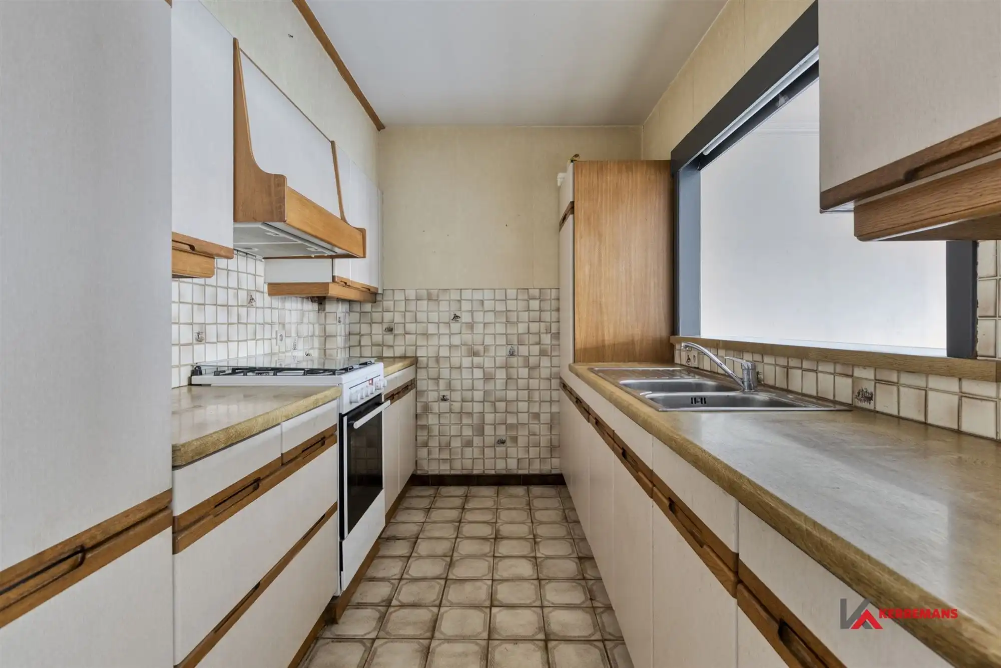 Woning met 2 slaapkamers, tuin en garage.  foto 11