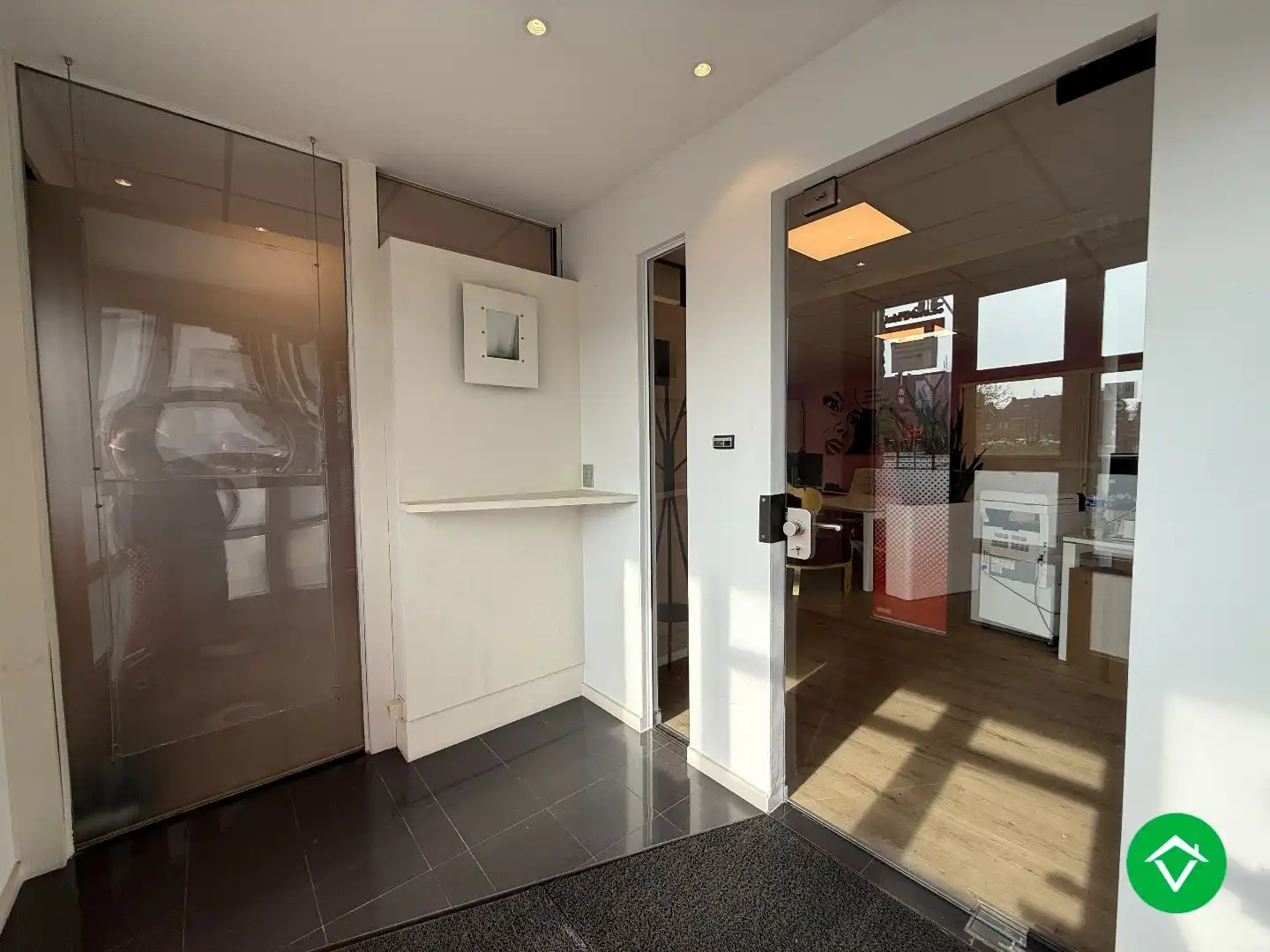 Commercieel gelegen handelspand te Roeselare  foto 2