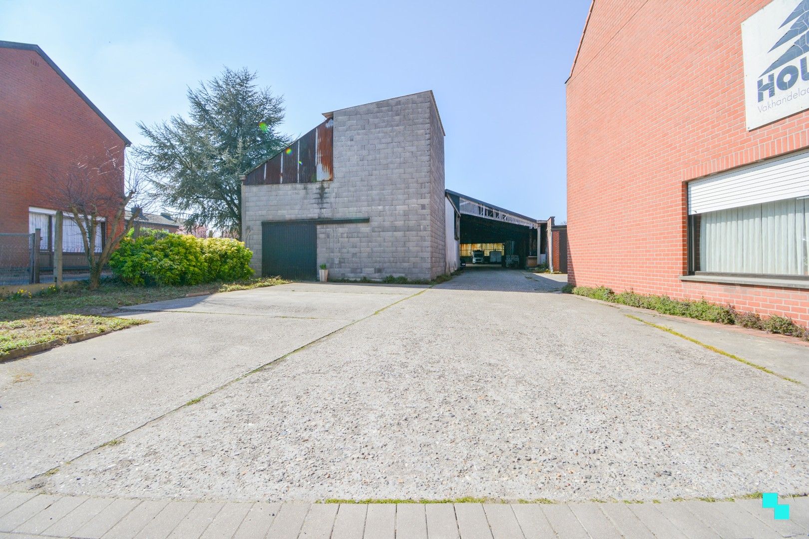 Vlot bereikbaar gelegen opslagruimte te Gits foto 3