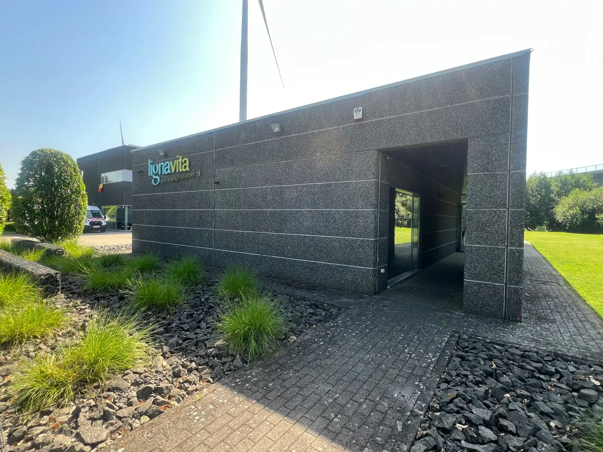 MULTIFUNCTIONEEL EN ENERGIEZUINIG BEDRIJFSGEBOUW  foto 3