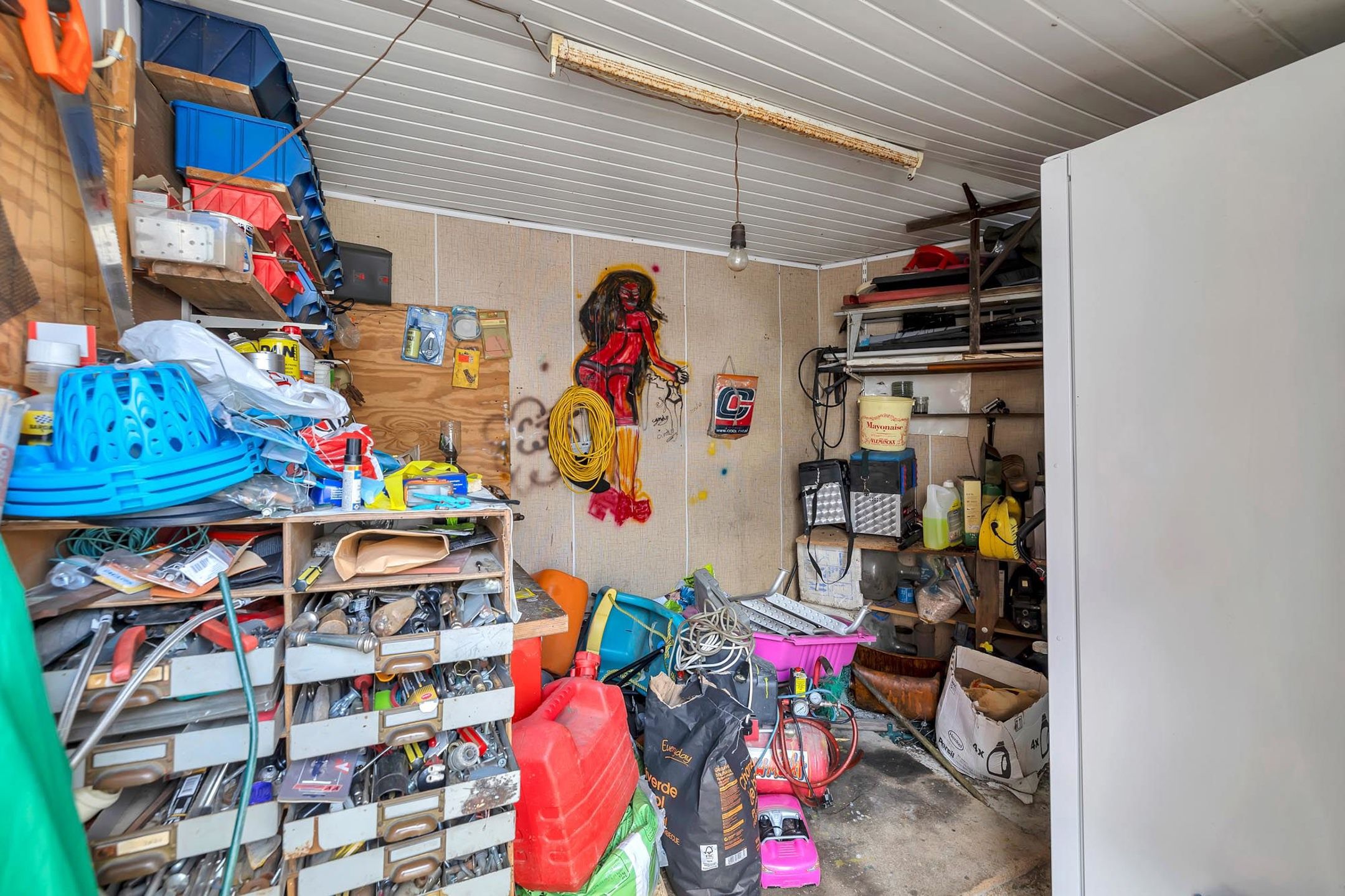Op te frissen/te renoveren woning op strategische locatie foto 18