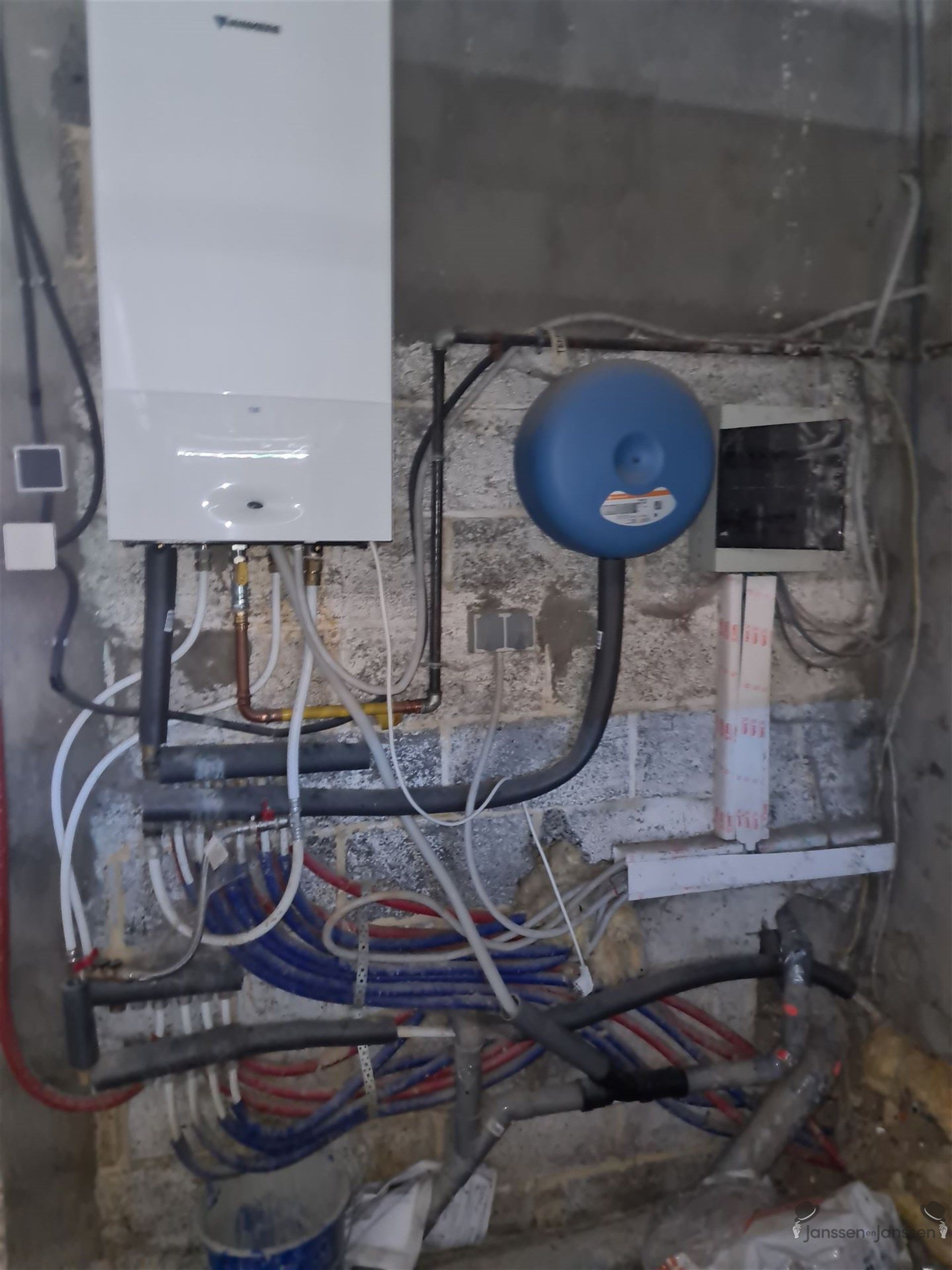 Op te knappen woning met veel potentieel in Tongeren foto 8