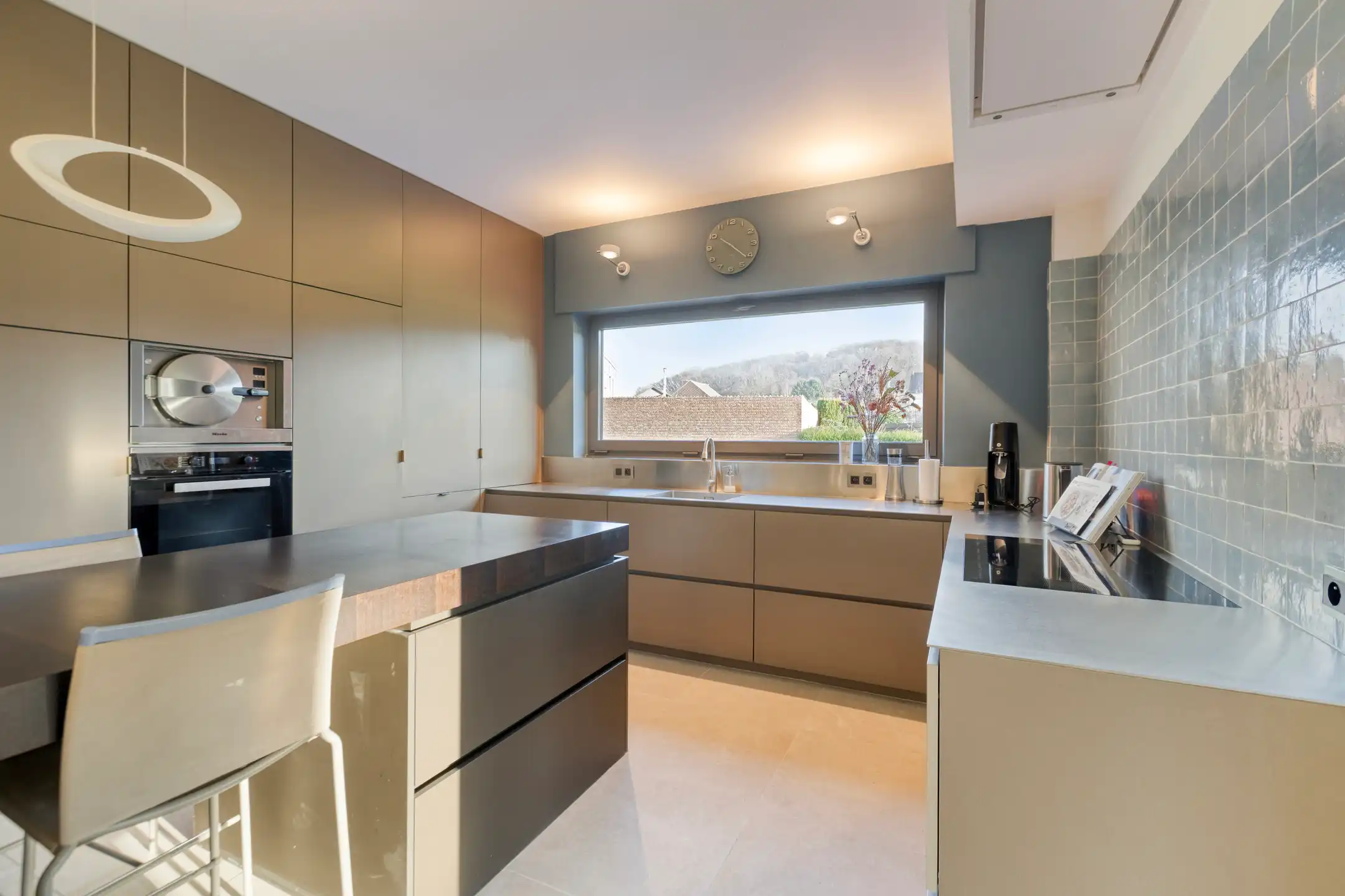 Hoogwaardig afgewerkte woning in hartje Wezemaal foto 11