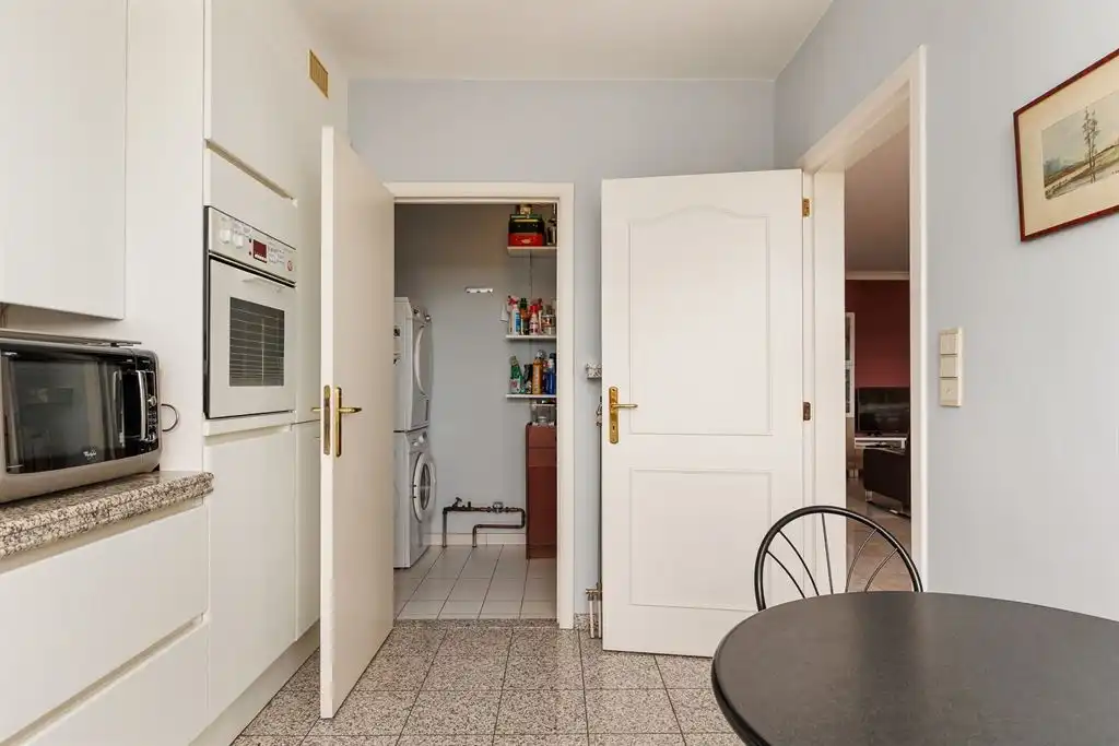 Ruim appartement met open zicht en garagebox foto 4