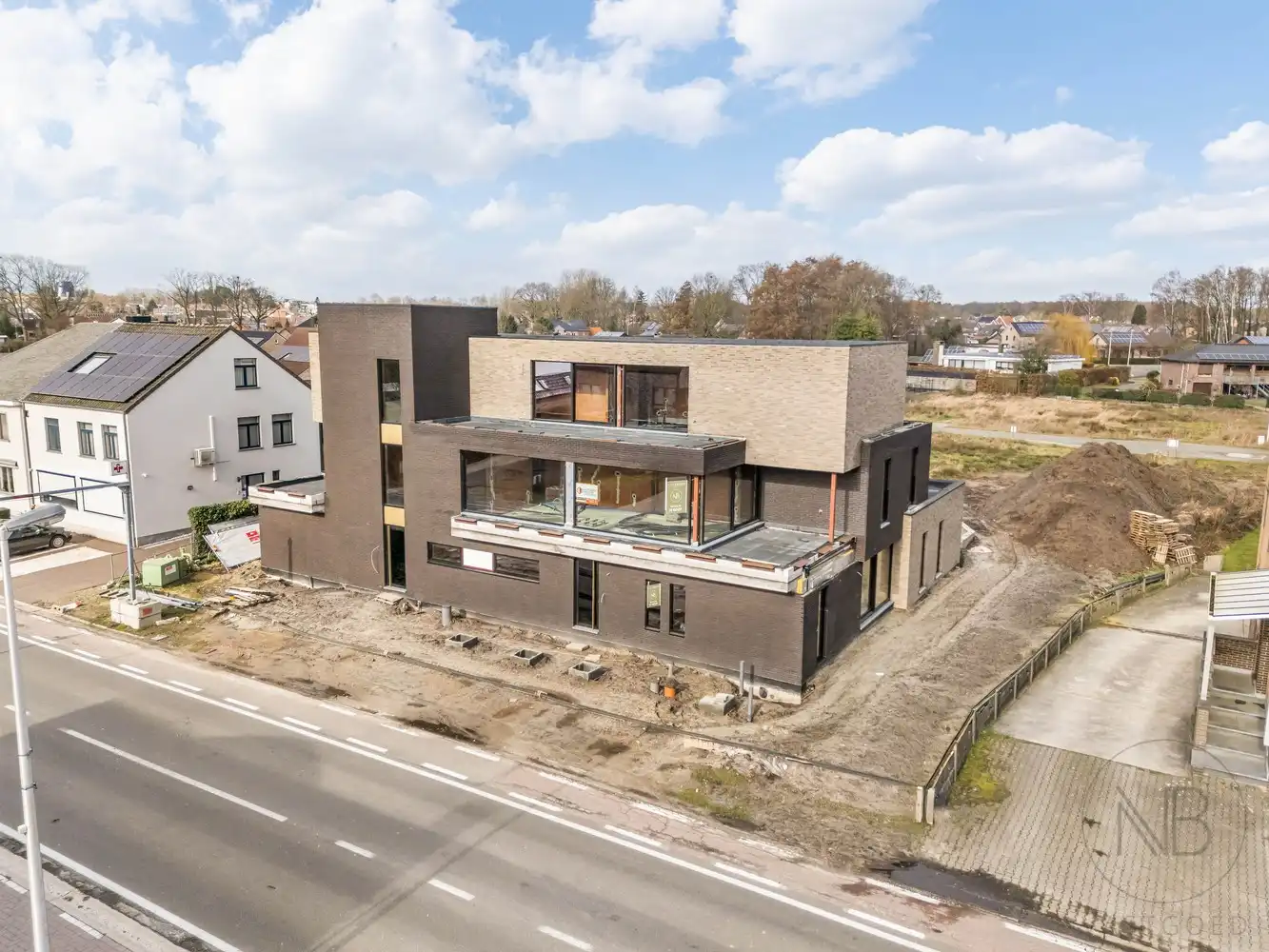 Gelijkvloers appartement met 2 slaapkamers incl. parking en kelderberging foto 3