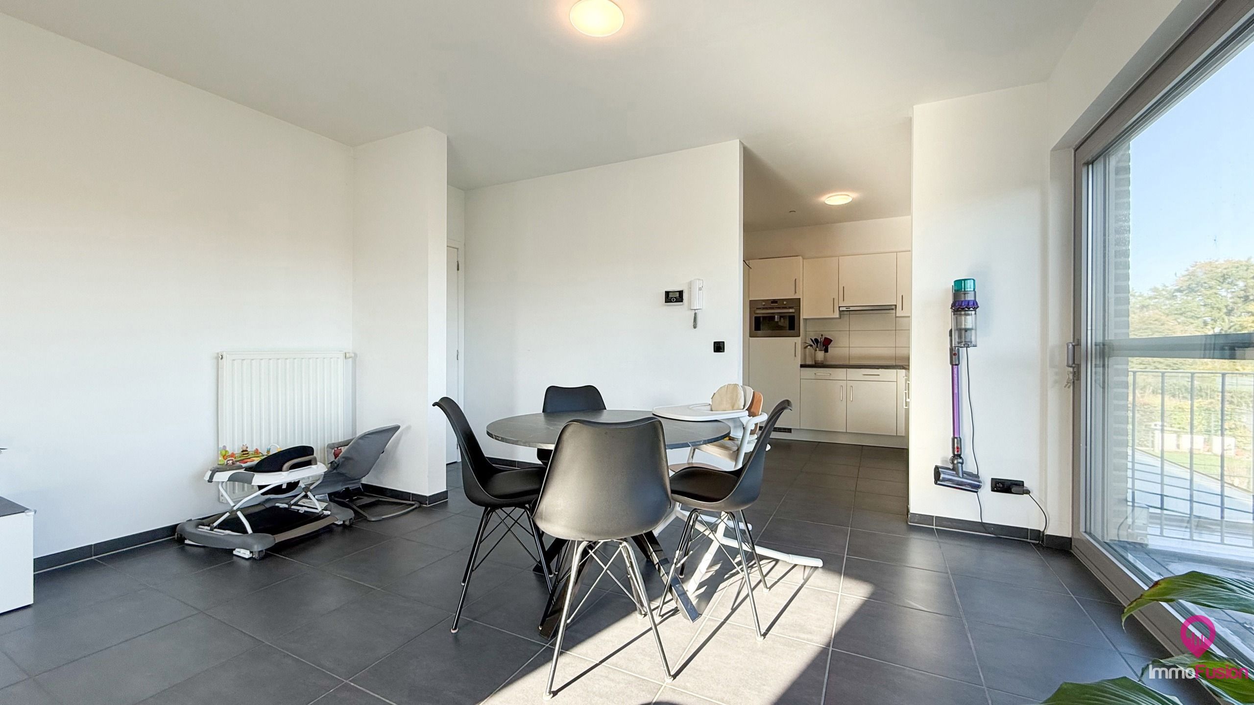 Instapklaar app met garagebox en 3slpk + ideale ligging! foto 6