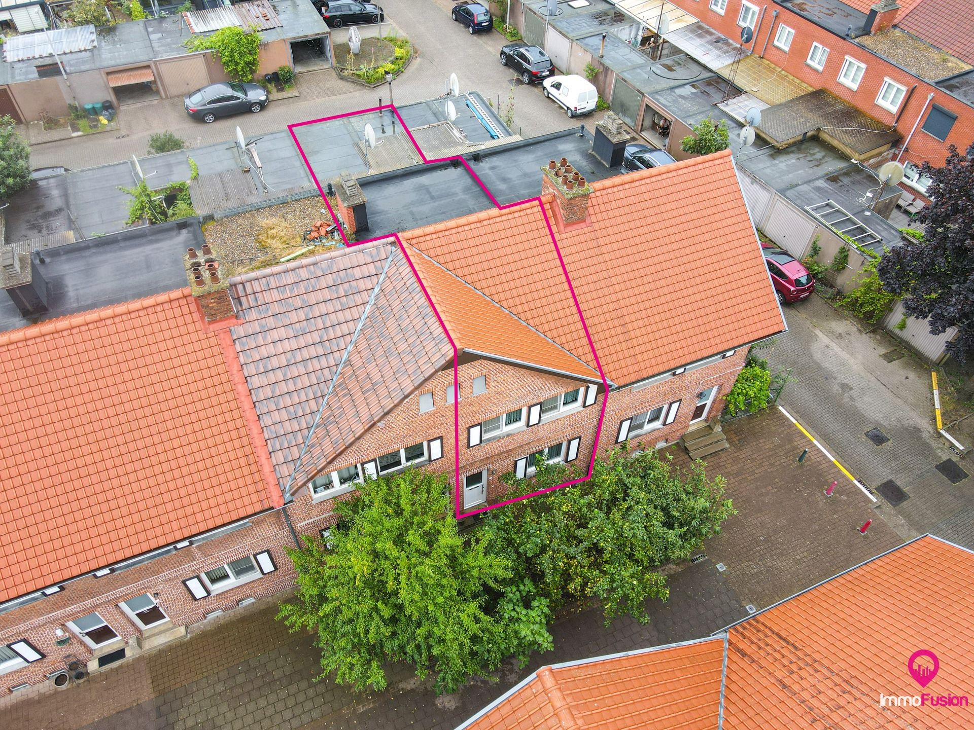 Hoofdfoto van de publicatie: Aangename rijwoning met 4 slaapkamers in leuke woonomgeving!