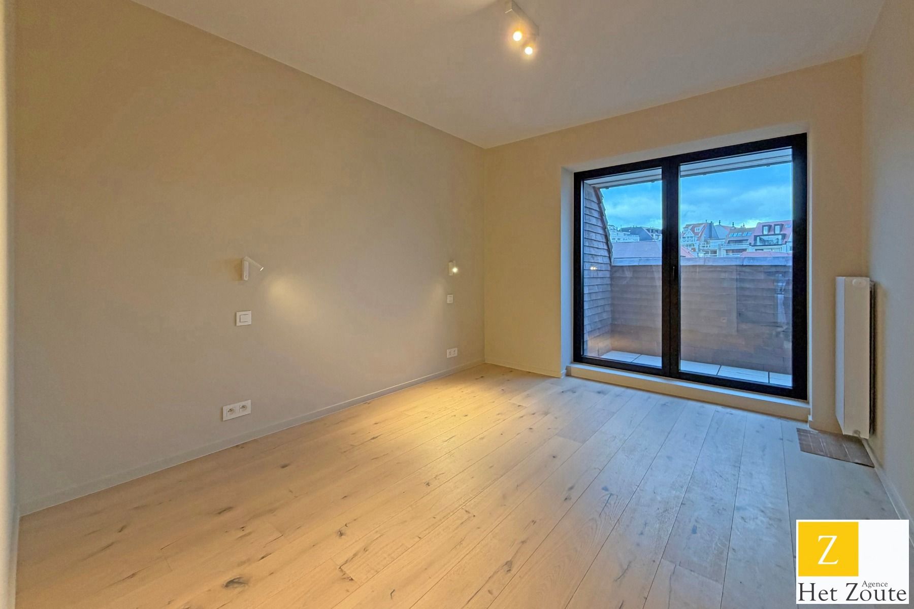 Gerenoveerd app - vlakbij Zeedijk - inclusief staanplaats foto 11