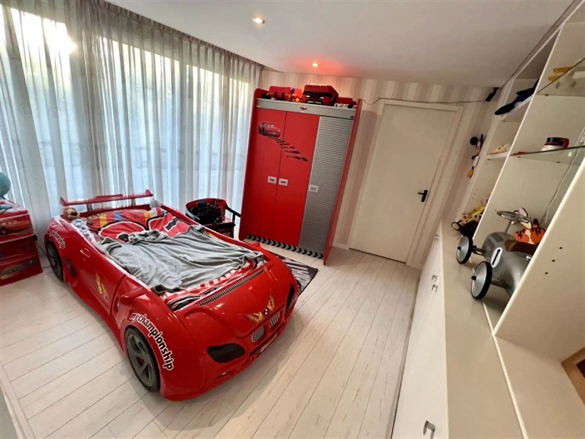 Statig landgoed met binnenzwembad op toplocatie foto 56