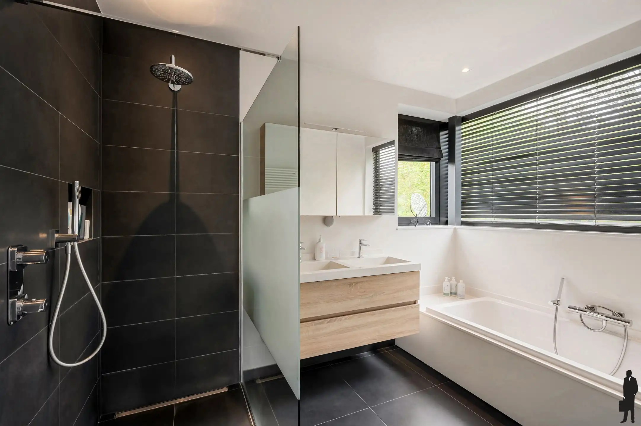 Luxueuze halfopen nieuwbouwwoning (2018) met 4 slaapkamers foto 35