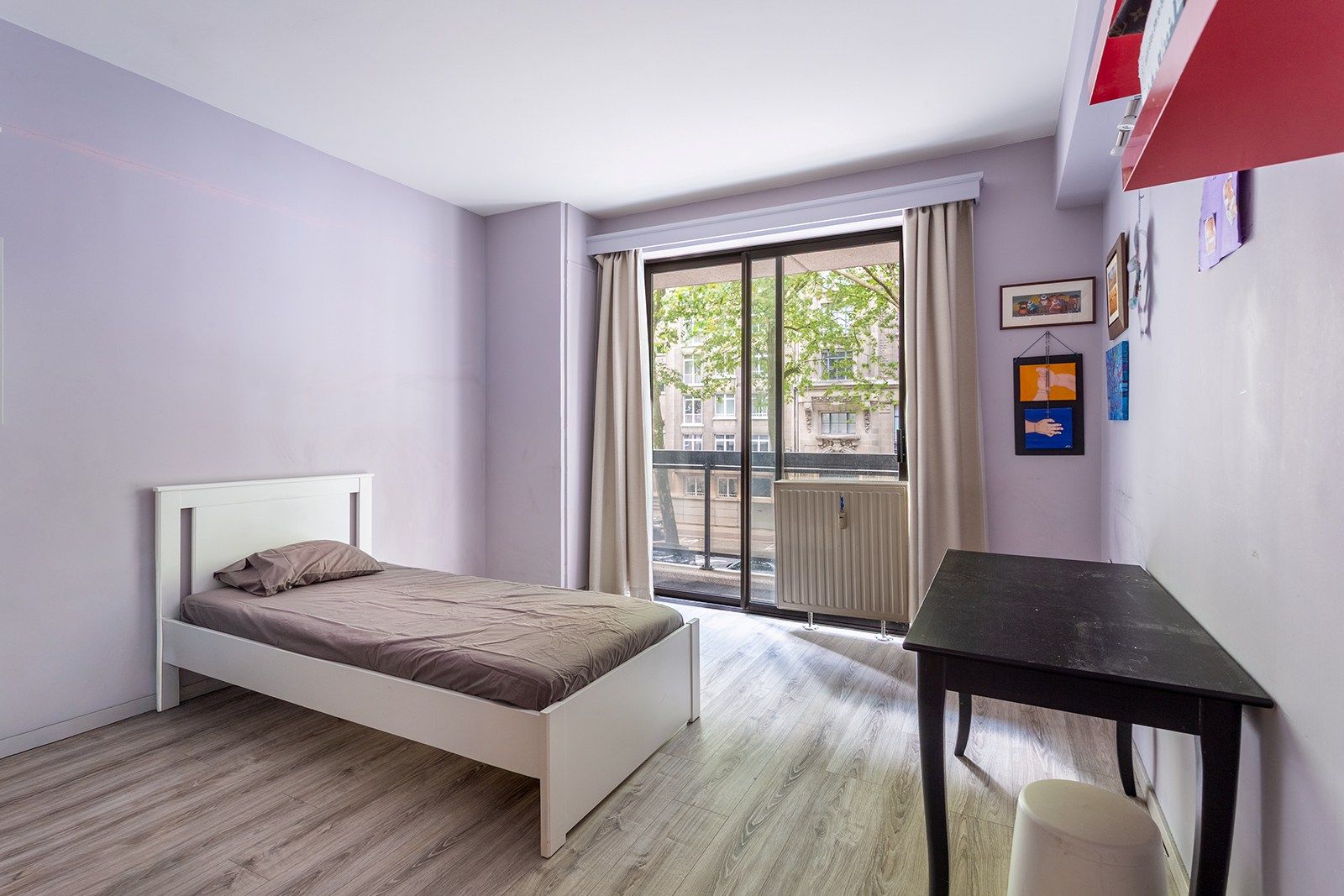 Uiterst ruim vierslaapkamer appartement tussen het Stadspark en de Theaterbuurt!  foto 13
