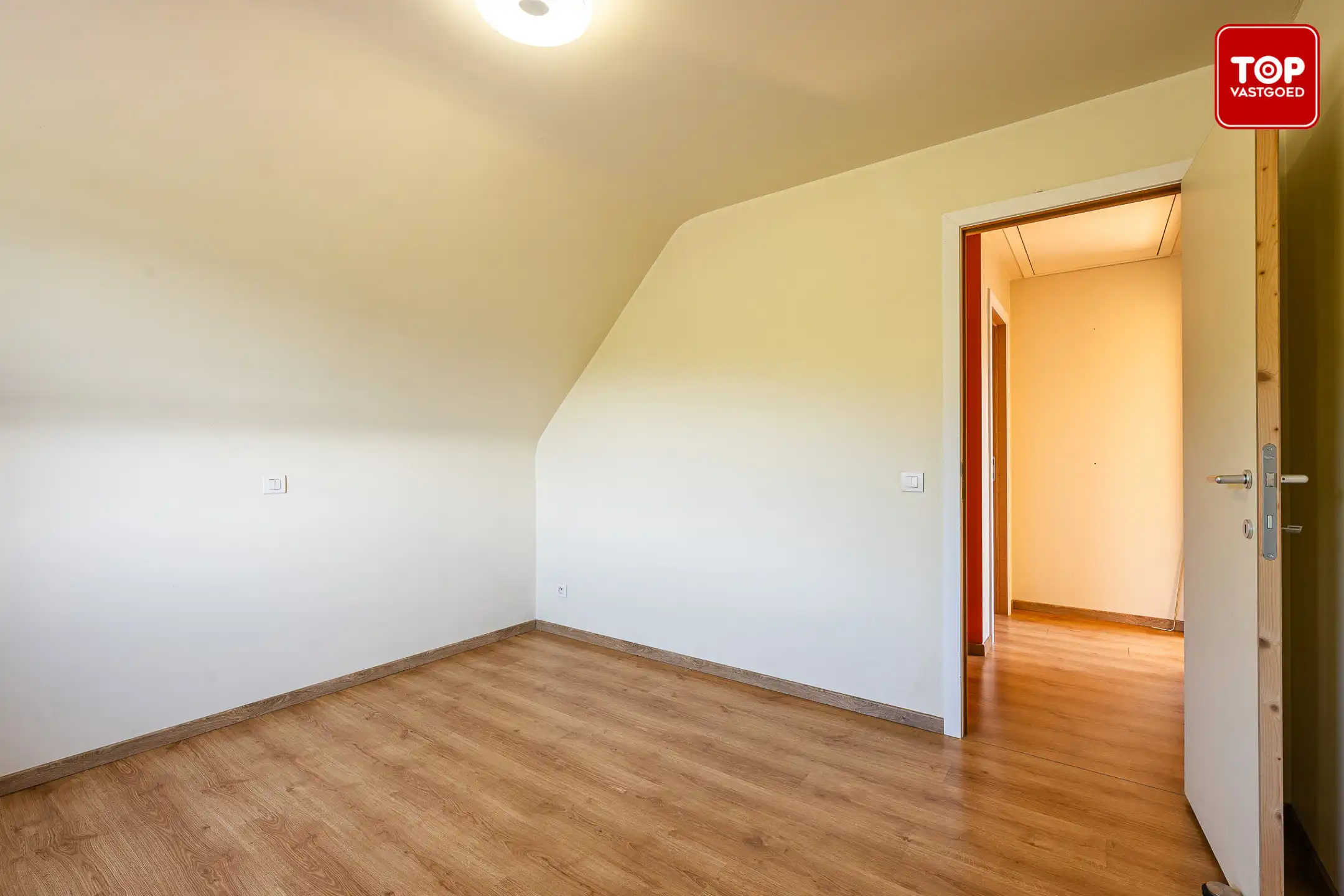 Rustig gelegen en energiezuinige woning met zonnige tuin foto 16
