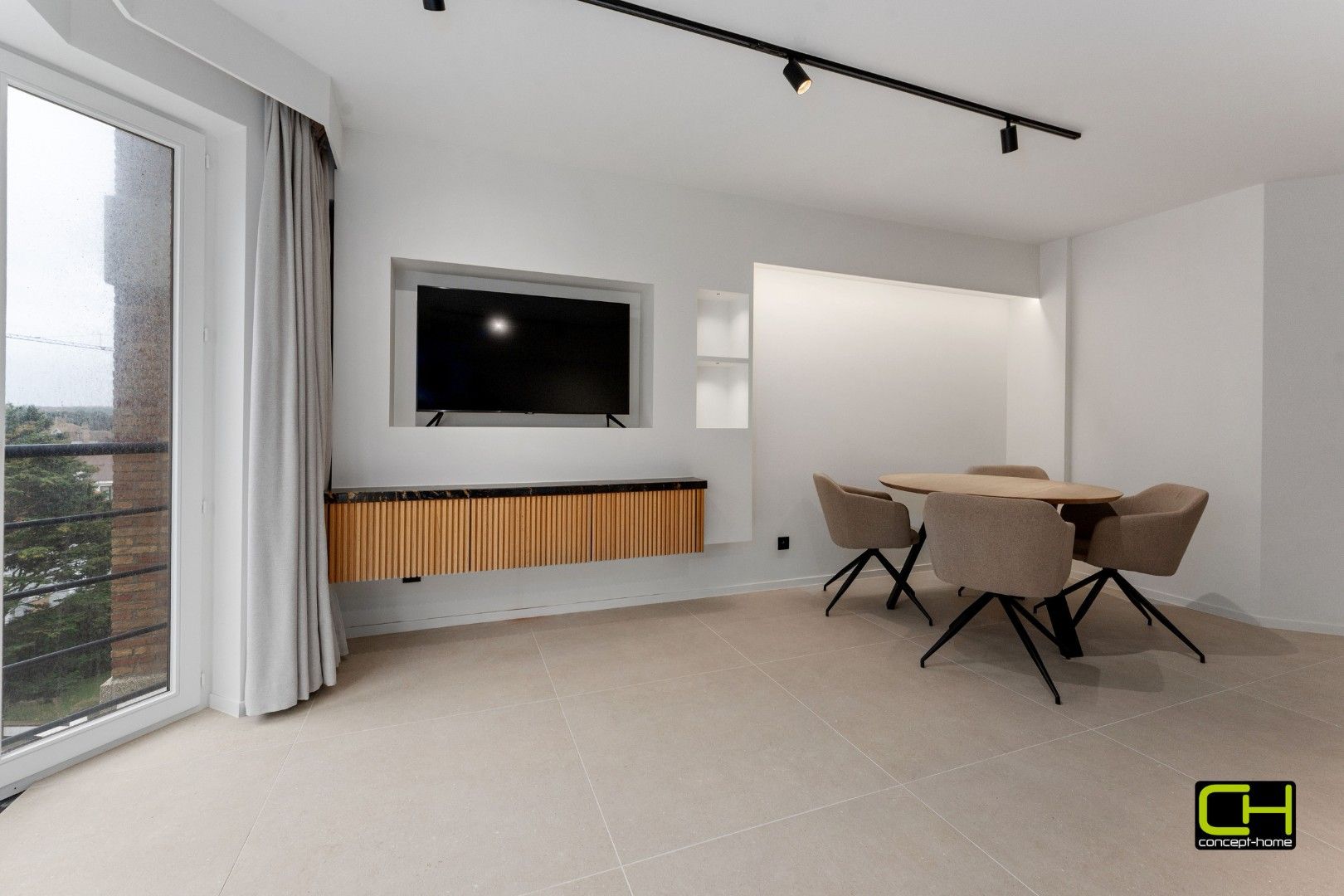 Stijlvol gerenoveerd appartement met twee slaapkamers te koop in Knokke-Heist foto 2