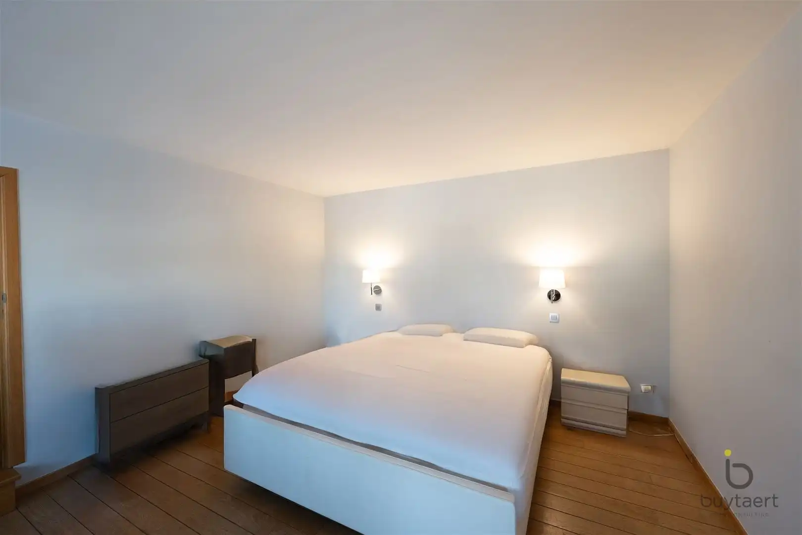 Villa met praktijk of  kangoeroewoning en Zuid - West tuin. foto 24