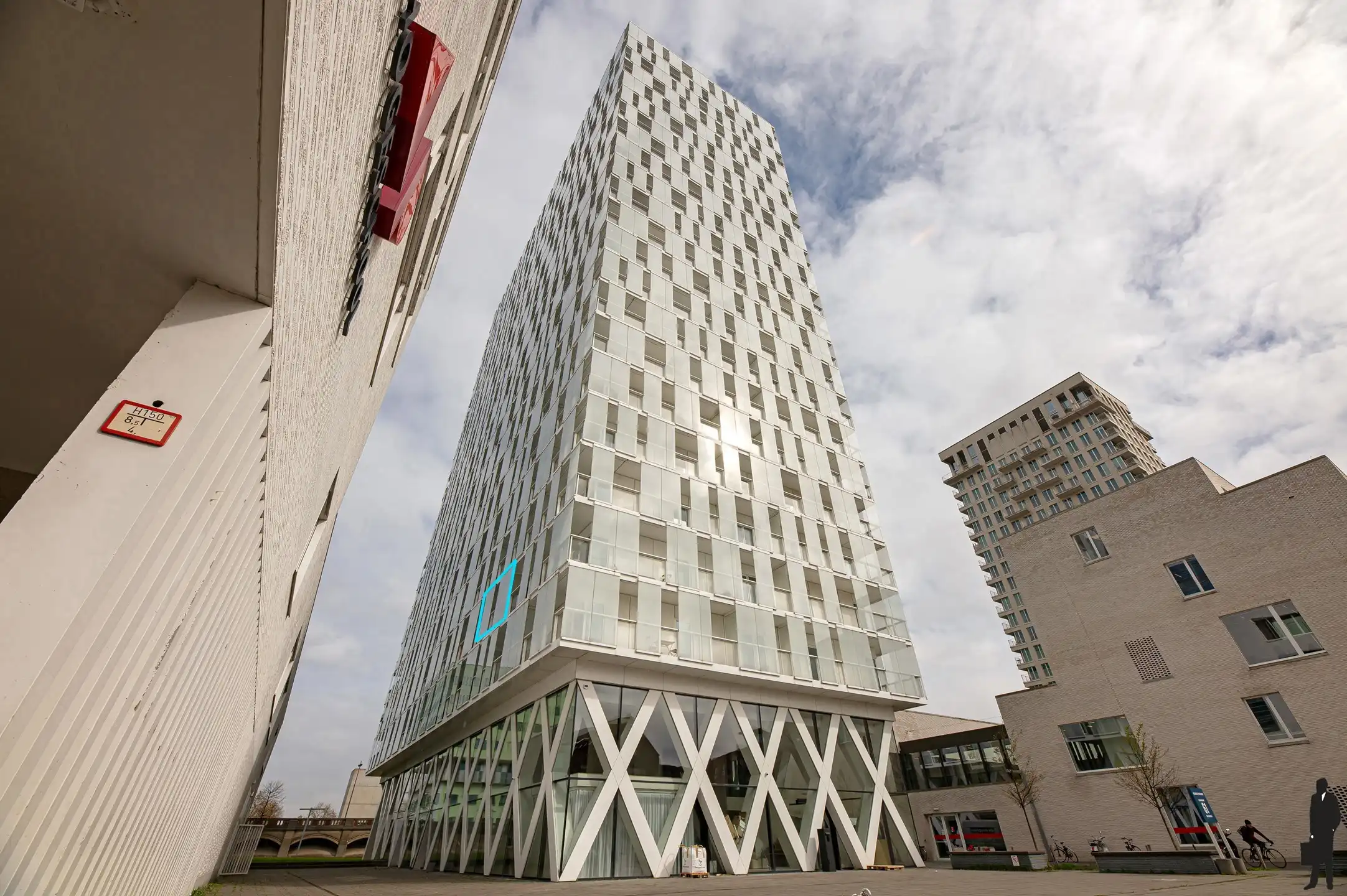 Compacte en lichtrijke studio nabij Park Spoor Noord foto 4