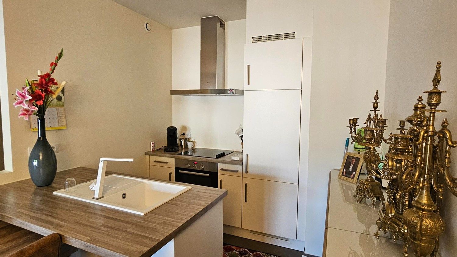 Modern gelijkvloers appartement met terras foto 3