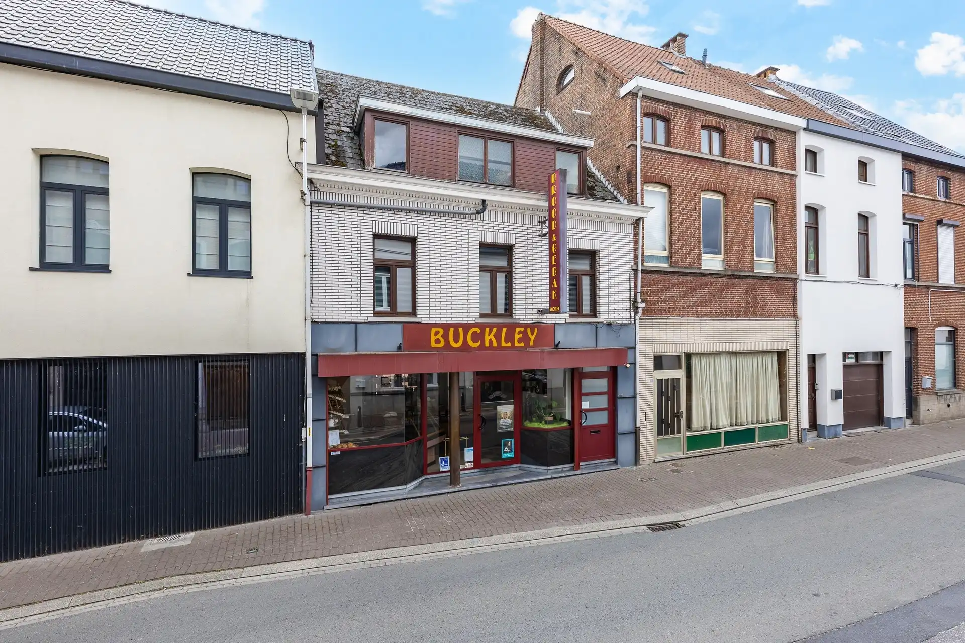 Hoofdfoto van de publicatie: Karaktervolle woning met handelsruimte en zonnige tuin