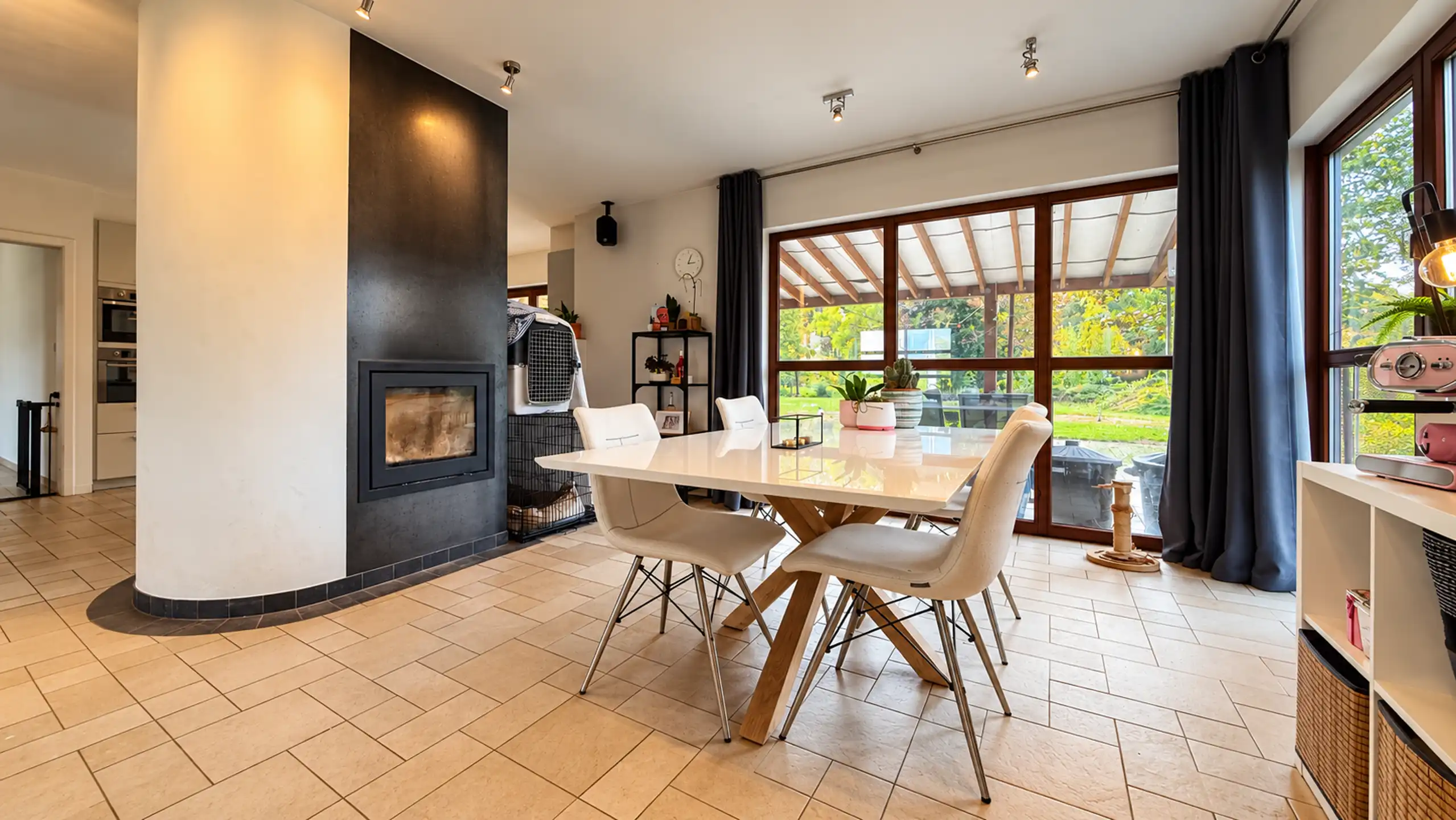 Open bebouwing met ruime kelder + garage nabij Schulensmeer! foto 6