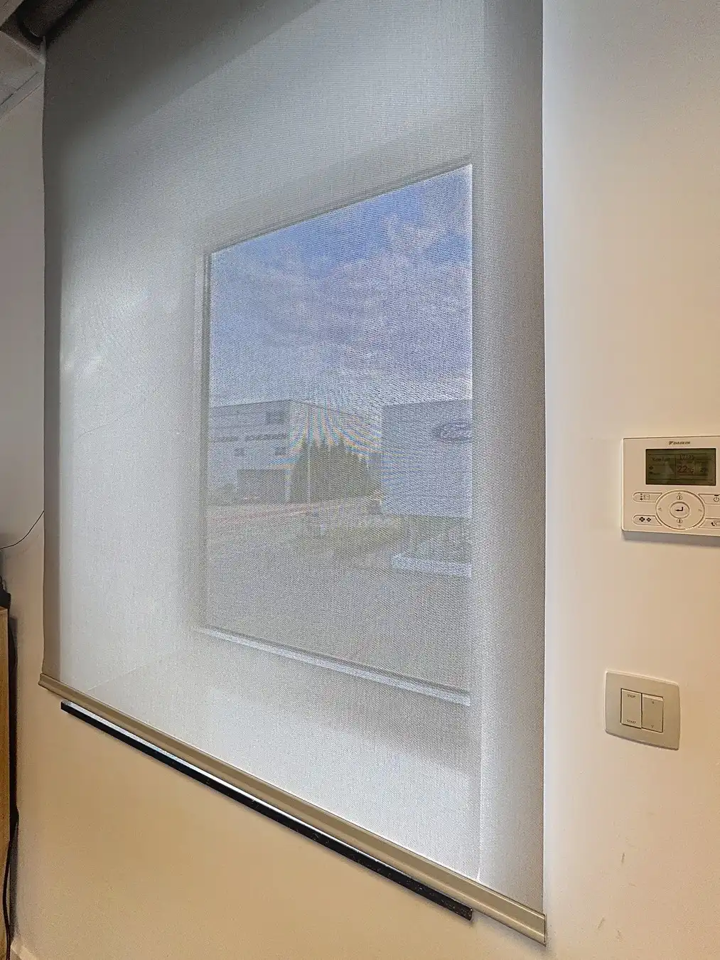 Instapklare KANTOORRUIMTE (217m²) voorzien van alle comfort (databekabeling, airco,...) en private parkeergelegenheid. Vlot bereikbaar via Expresweg van Brugge! foto 10