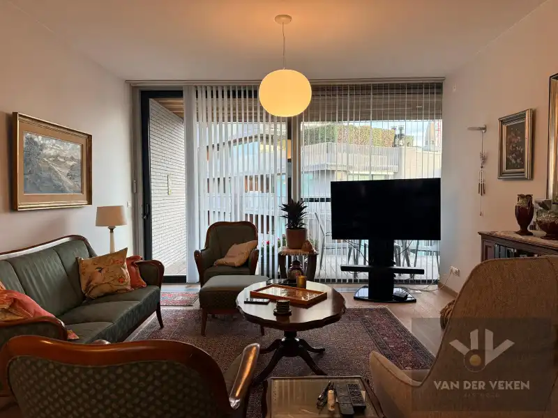 Ruim 2 slaapkamer appartement in hartje Hasselt! foto 2