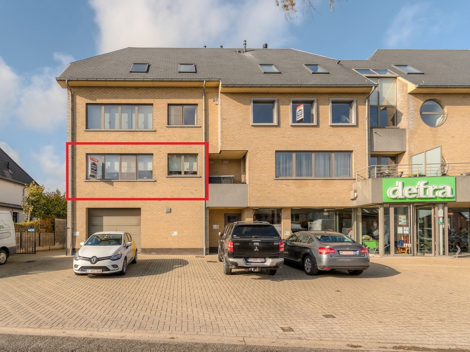 Een appartement op de 1ste verdieping met 2 slaapkamers, terras en autostaanplaats in Merksplas. foto {{pictureIndex}}