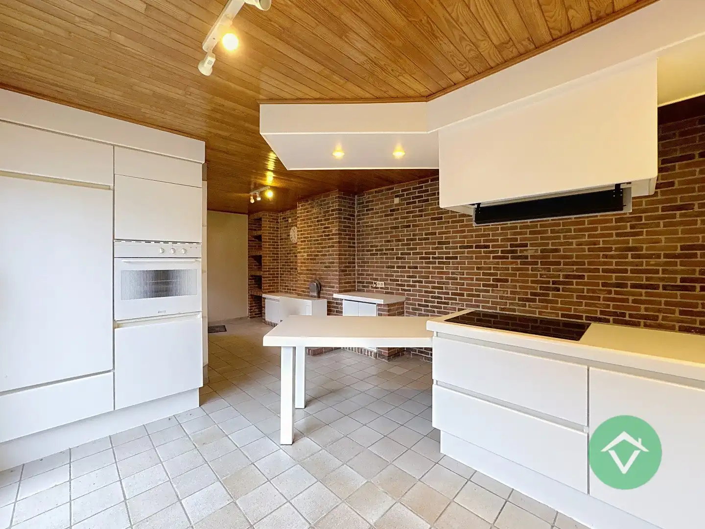 Alleenstaande woning met vele mogelijkheden te Ichtegem  foto 3