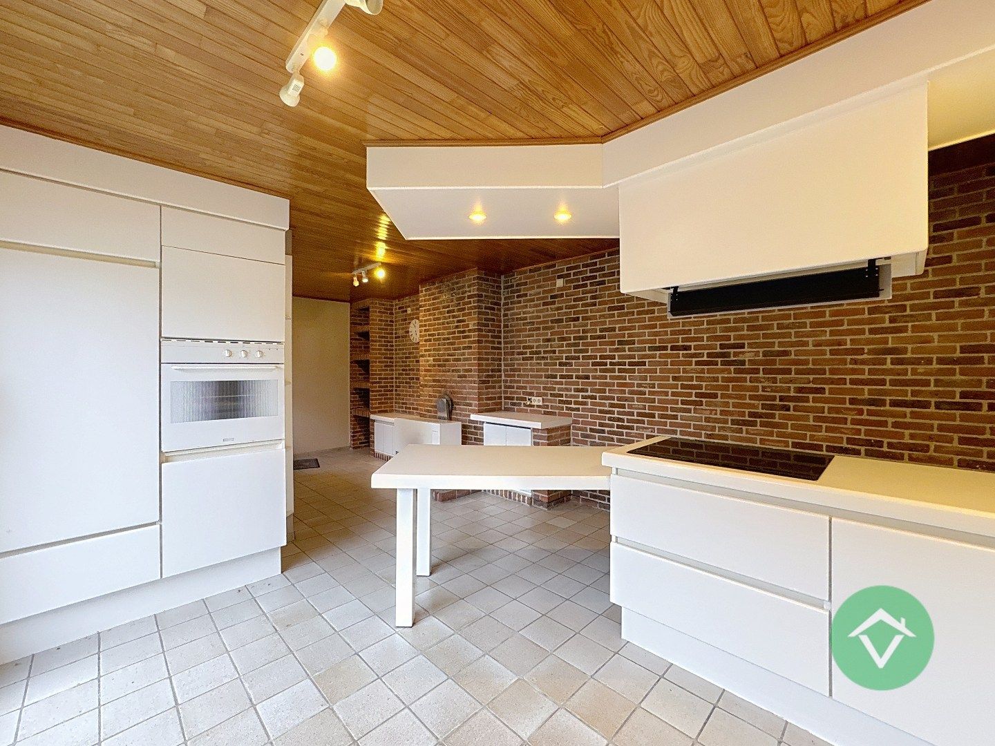 Alleenstaande woning met vele mogelijkheden te Ichtegem  foto 3