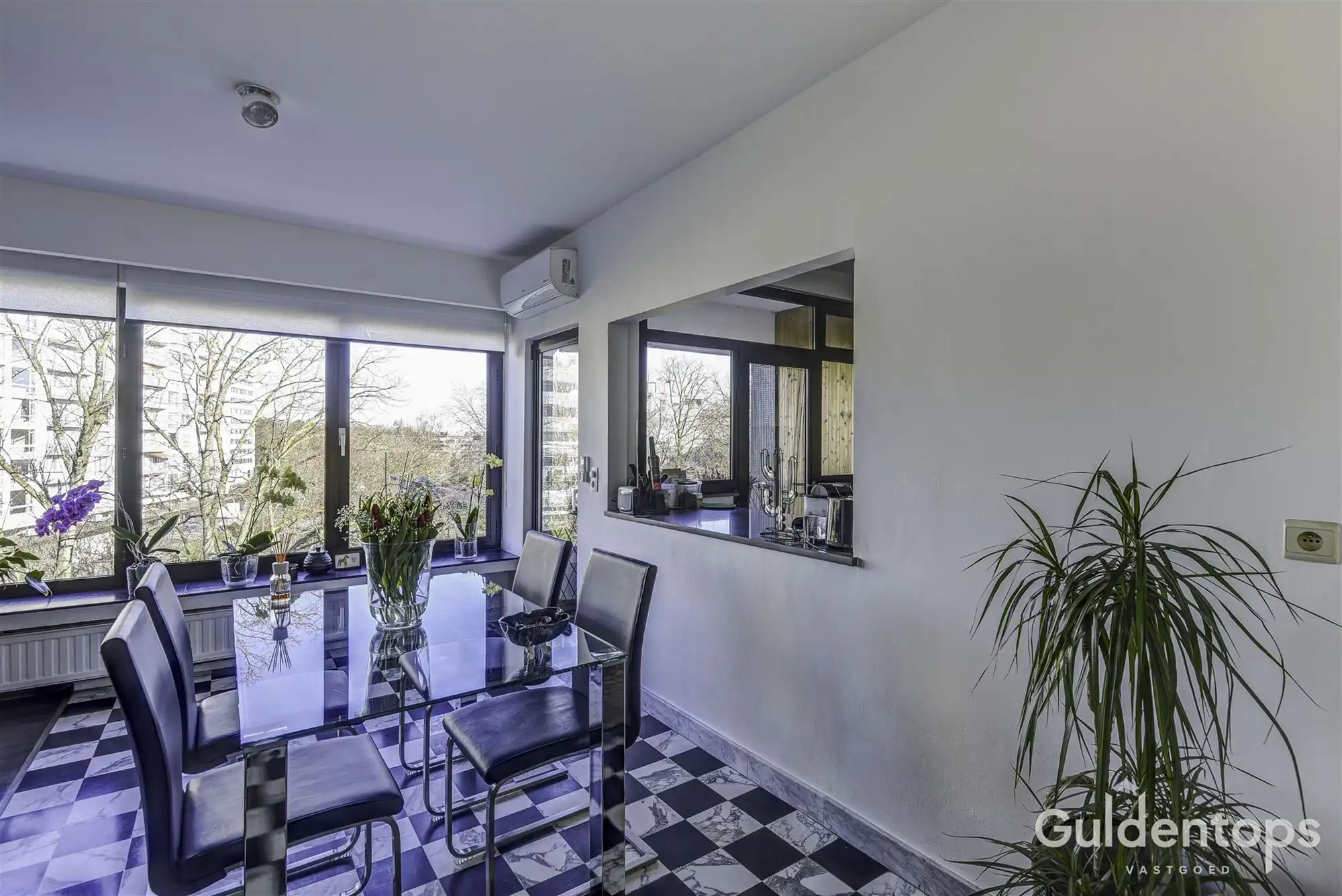 Knap vernieuwd 3-slaapkamerappartement (125 m²)  foto 3