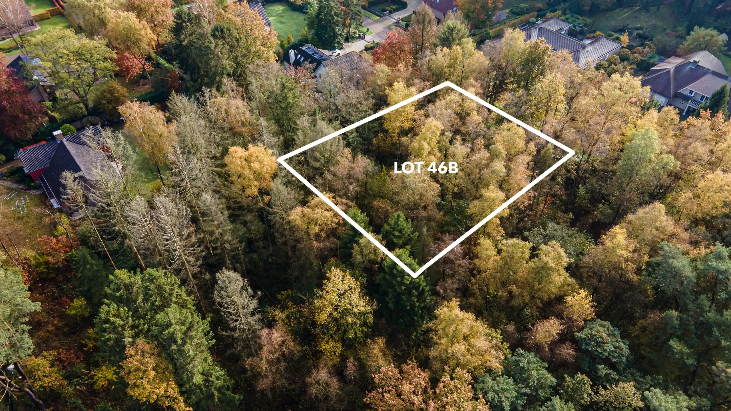 Rustig gelegen villaperceel van 1.736m² foto 6