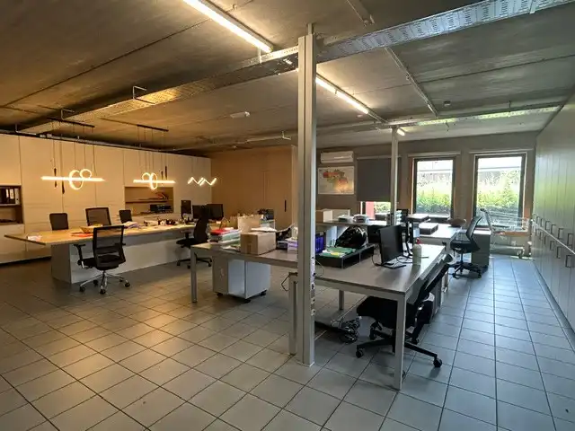 REPRESENTATIEF BEDRIJFSGEBOUW MET KANTOREN EN DUURZAME ENERGIE OP TOPLOCATIE TE HEUSEN - ZOLDER foto 8