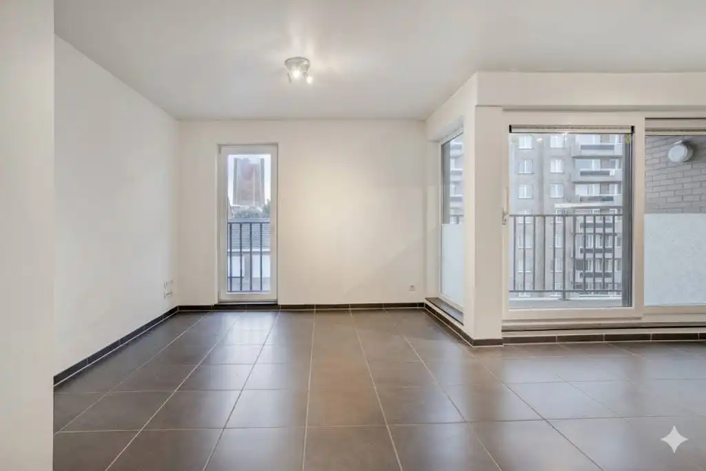 Lichtrijk 2-slaapkamer appartement in centrum Roeselare foto 2