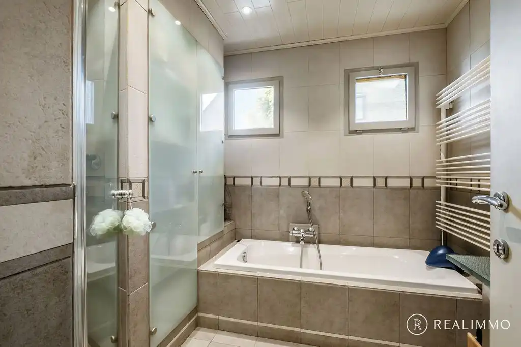 Ruime en instapklare woning met 4 slaapkamers foto 10
