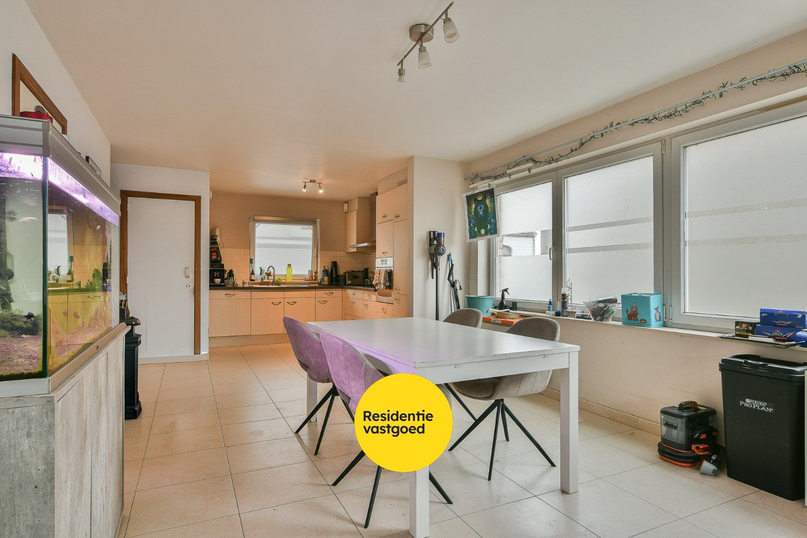 Ruim duplex appartement met tuin en inclusief garage te Eernegem foto 3