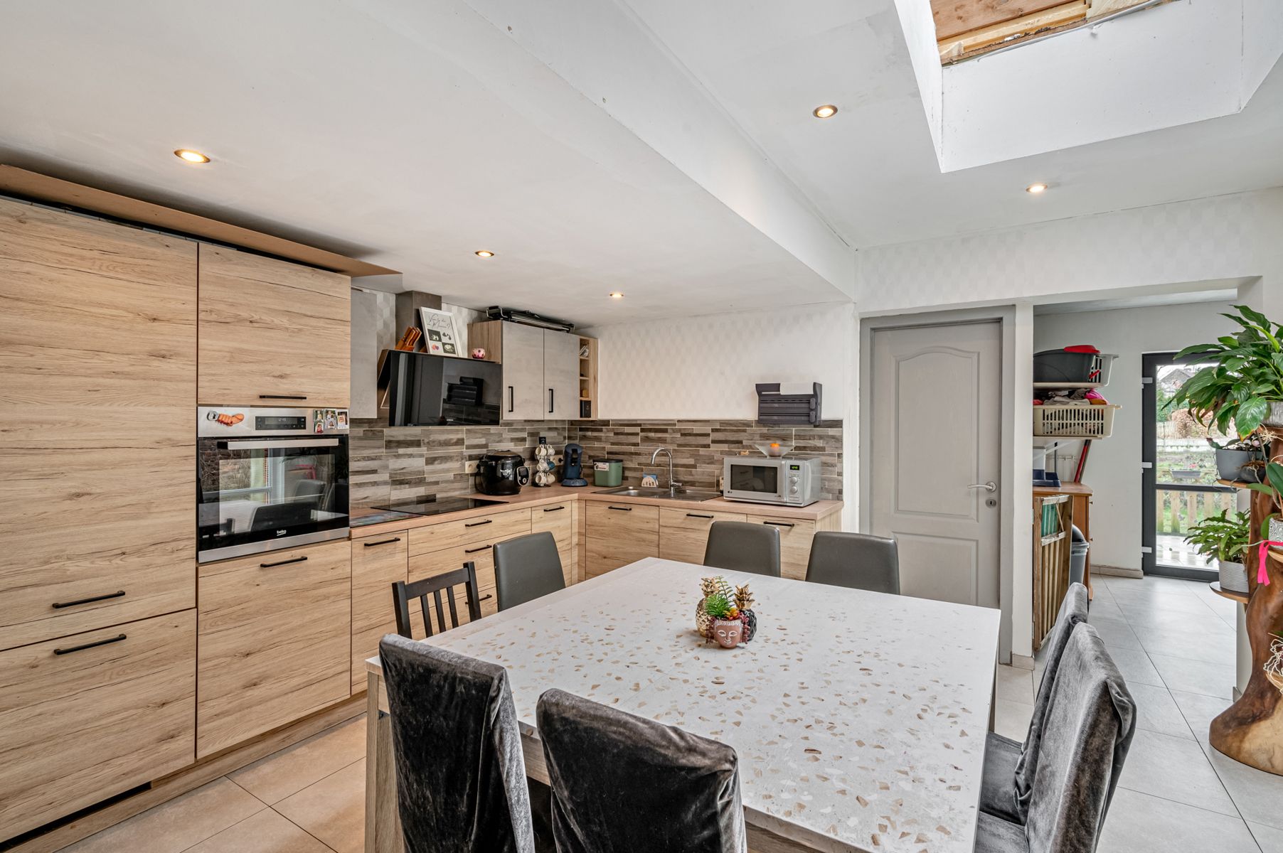 Gerenoveerde woning, af te werken naar eigen smaak foto 7