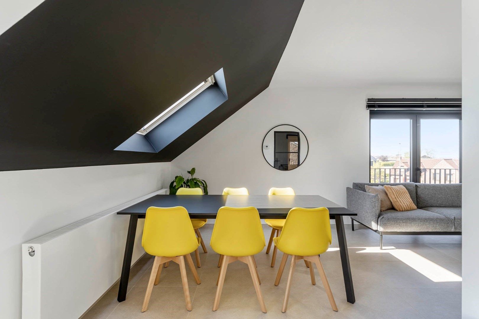 Knap afgewerkt 2-slaapkamer appartement met standplaats vlakbij het centrum foto 7